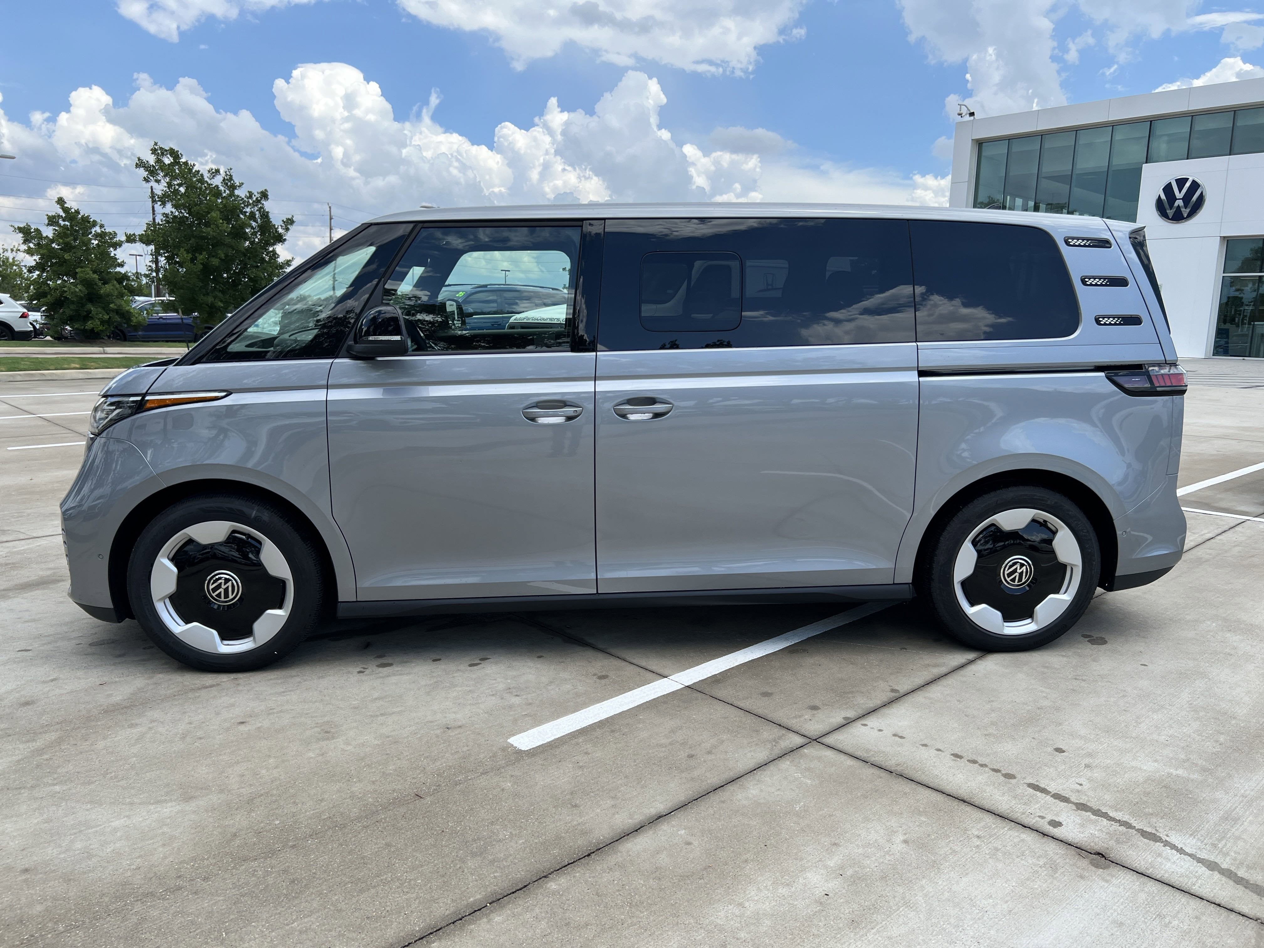 2025 Volkswagen ID. Buzz Pro S