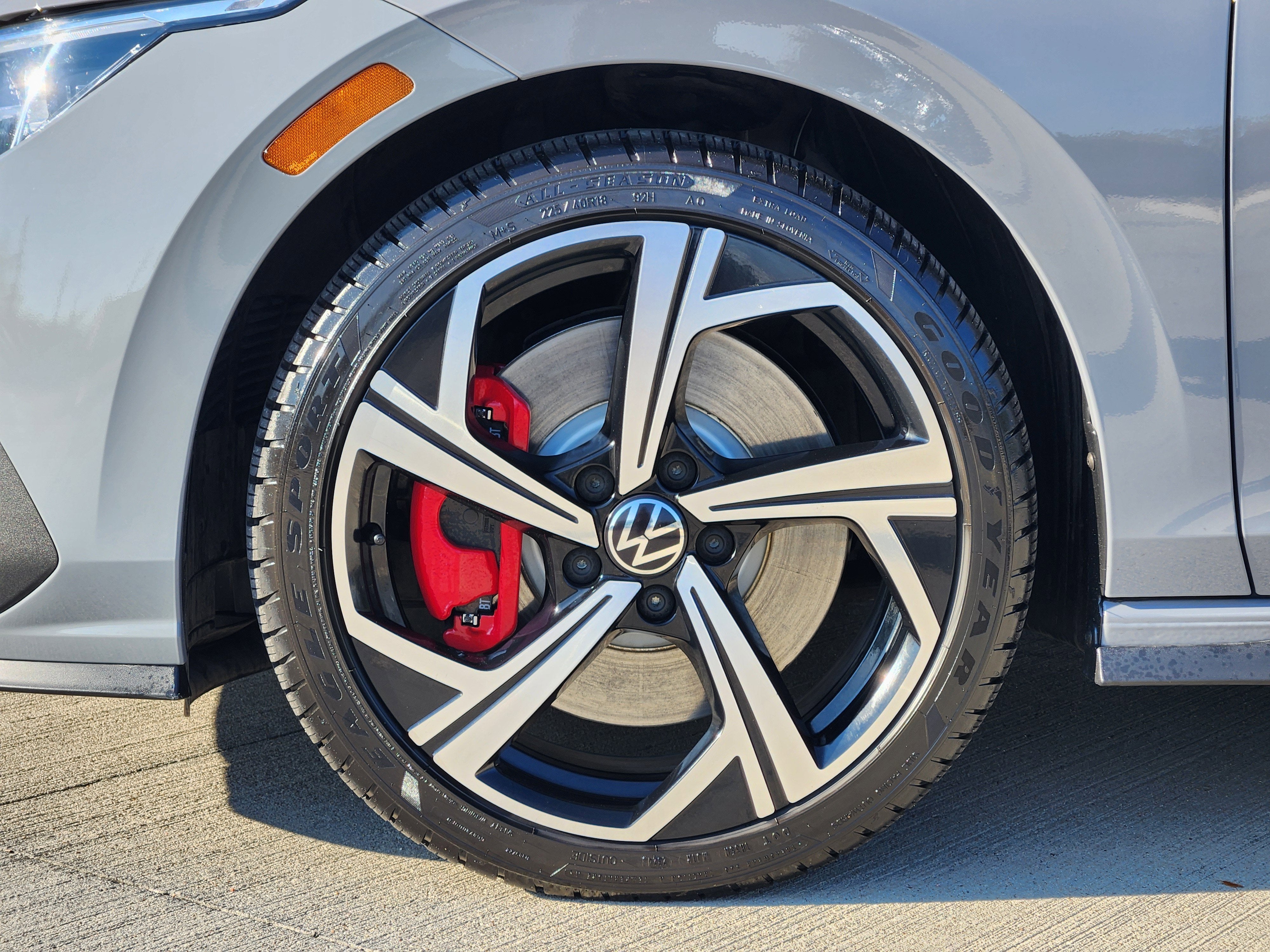 2024 Volkswagen Golf GTI SE