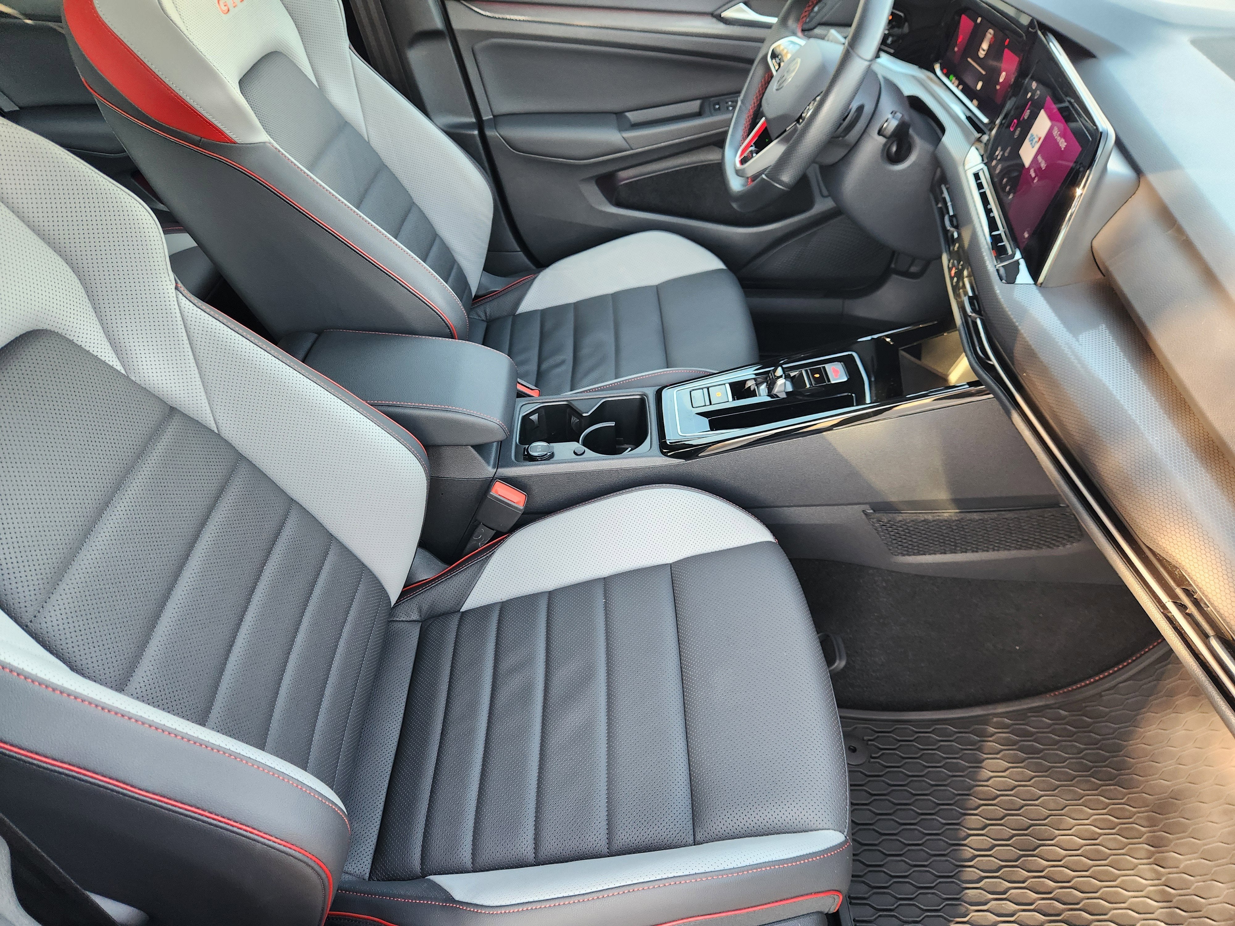 2024 Volkswagen Golf GTI SE