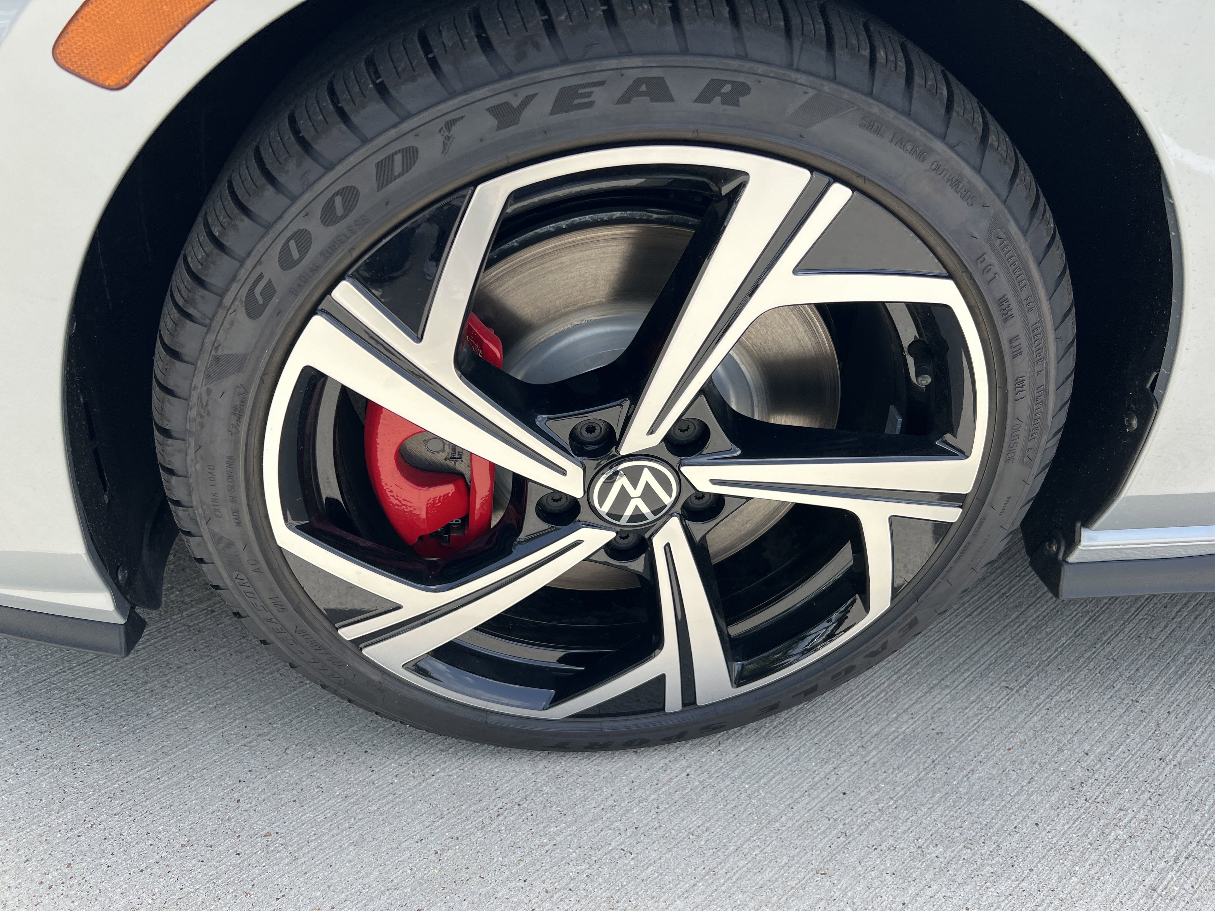 2025 Volkswagen Golf GTI SE