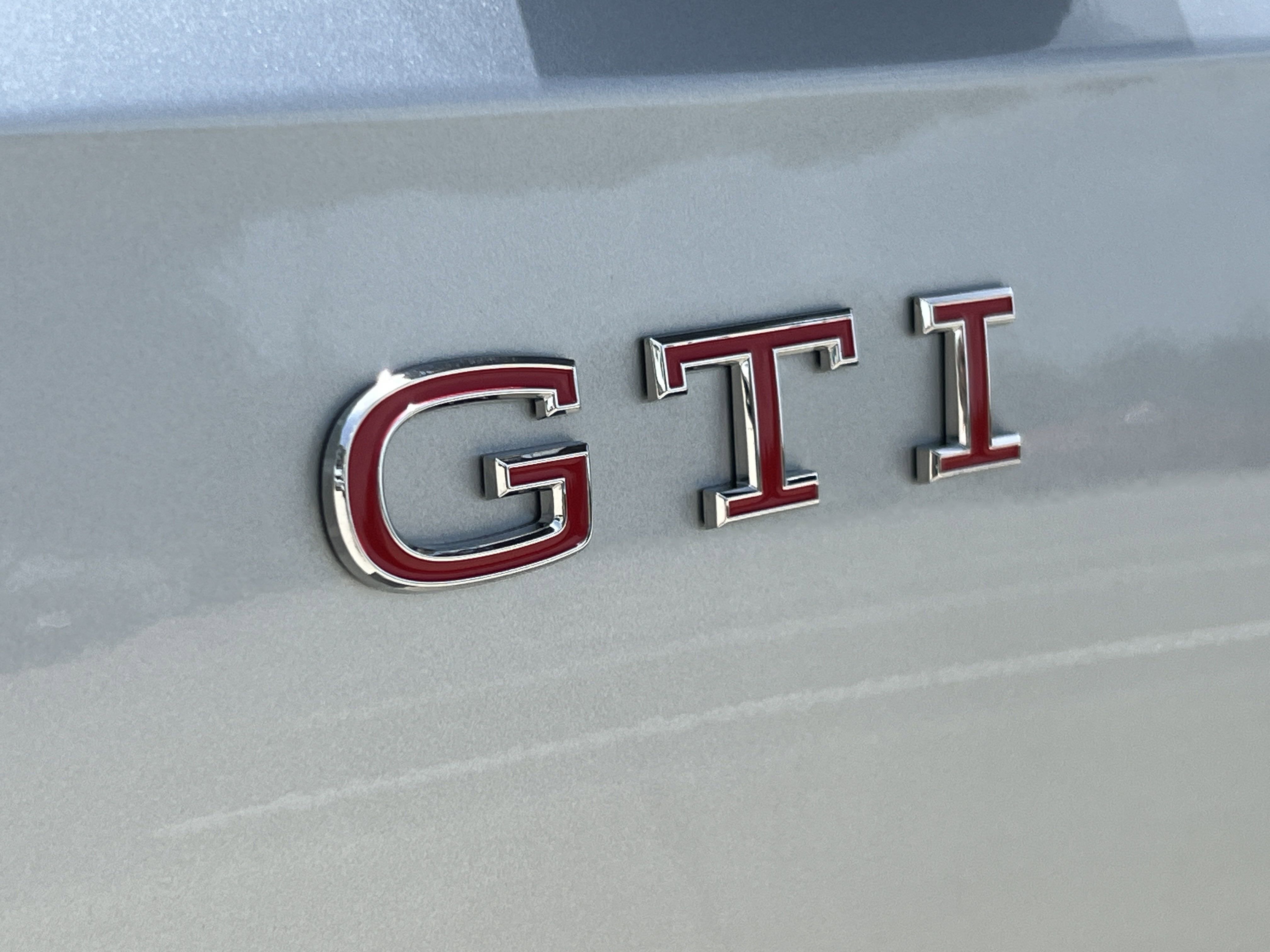 2025 Volkswagen Golf GTI SE