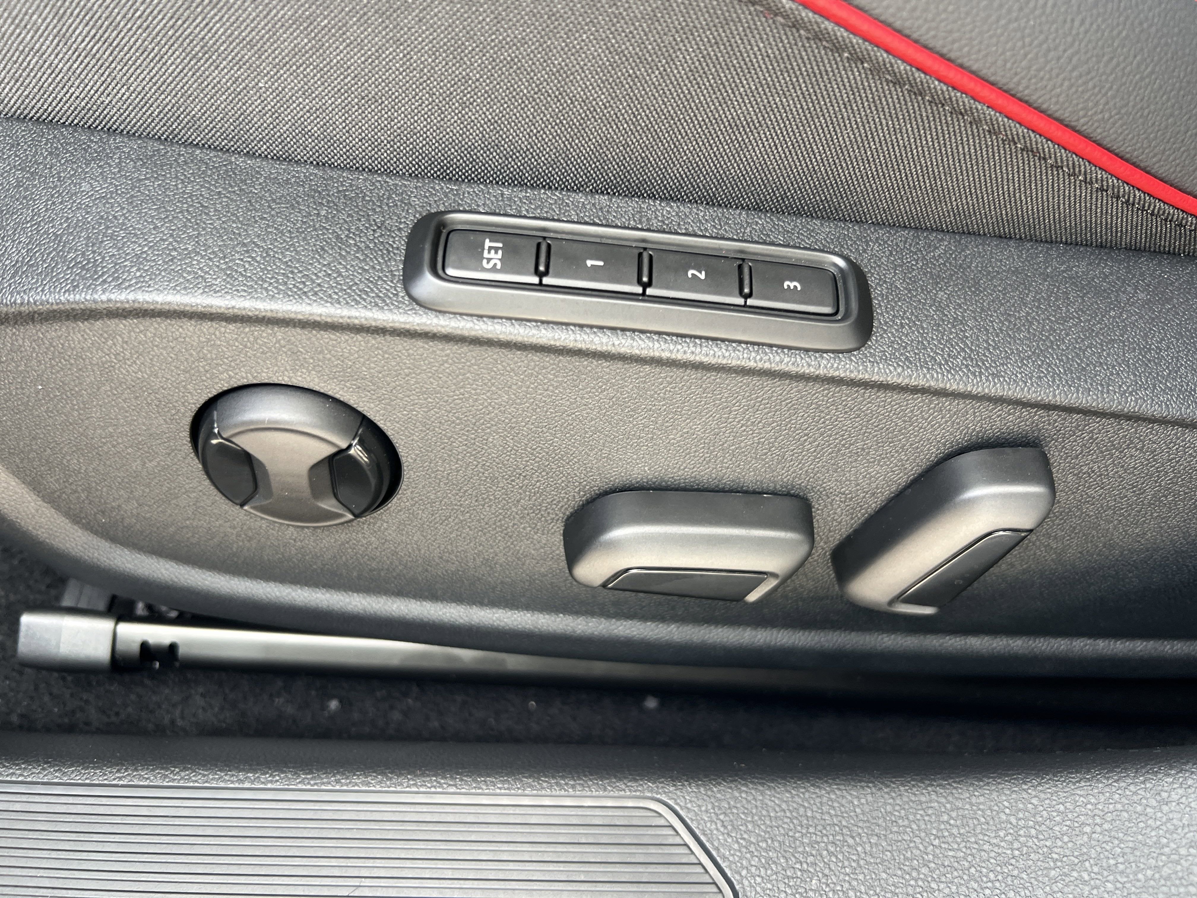 2025 Volkswagen Golf GTI SE