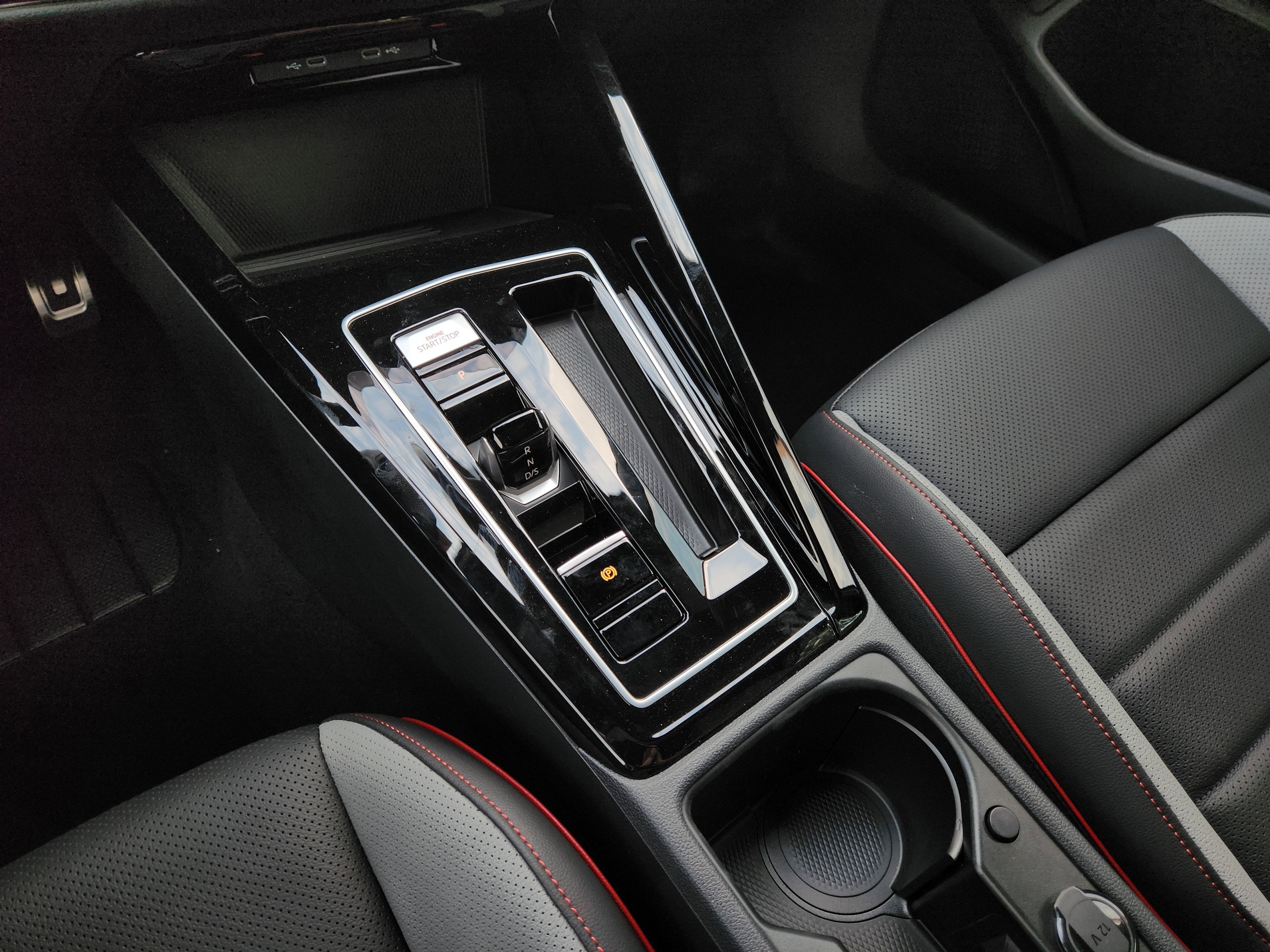 2025 Volkswagen Golf GTI SE