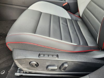 2025 Volkswagen Golf GTI SE