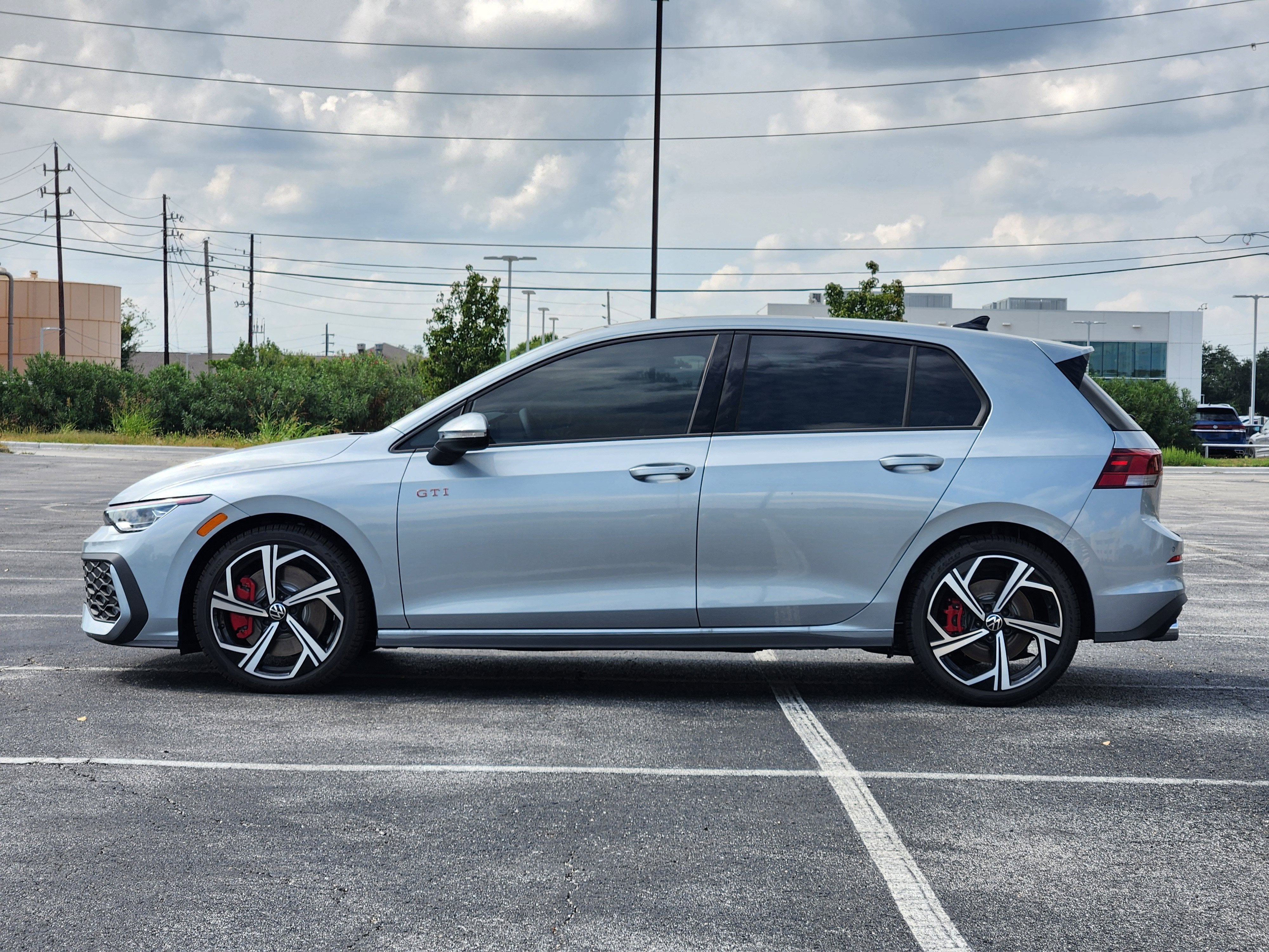 2025 Volkswagen Golf GTI SE