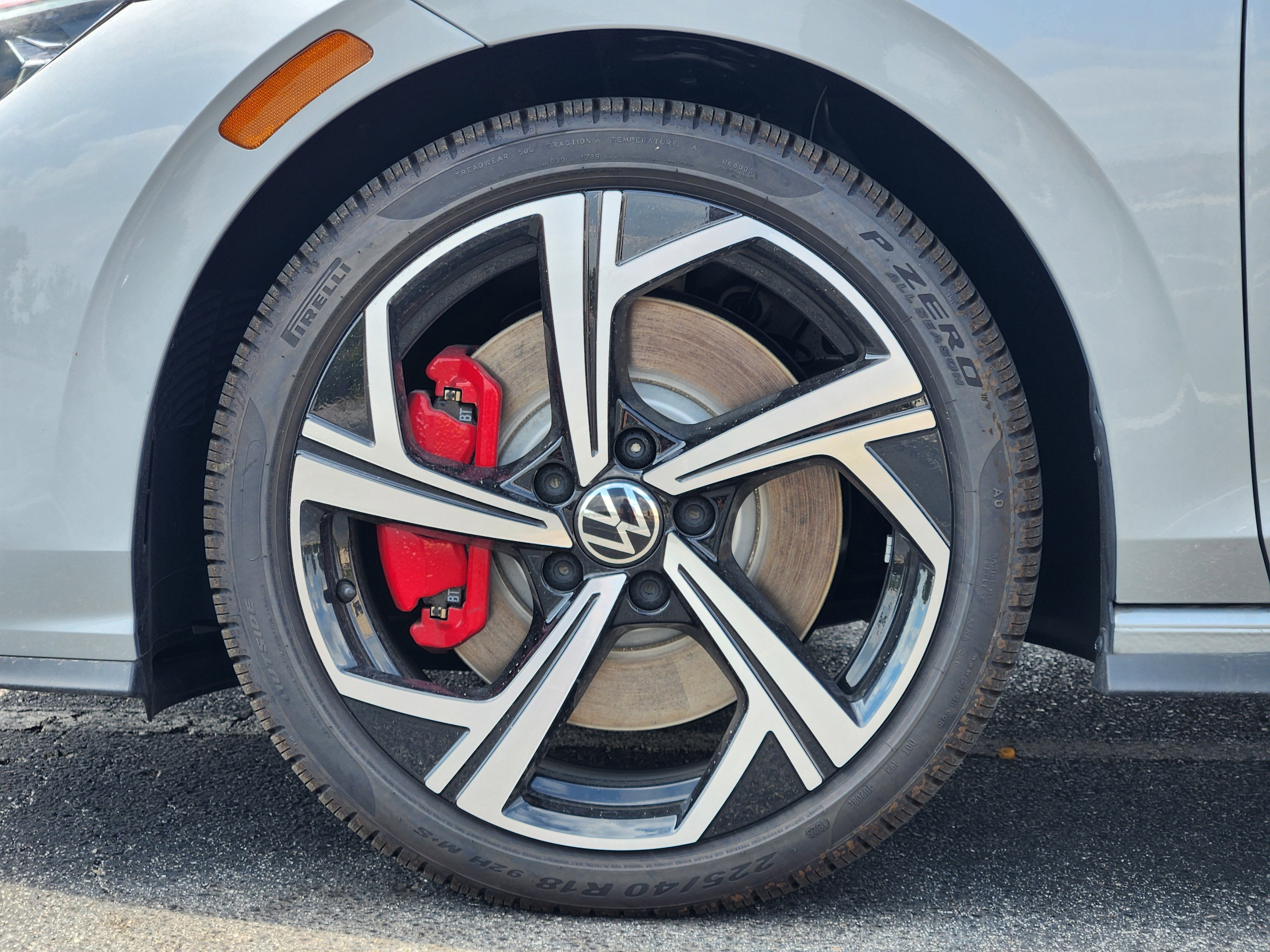 2025 Volkswagen Golf GTI SE