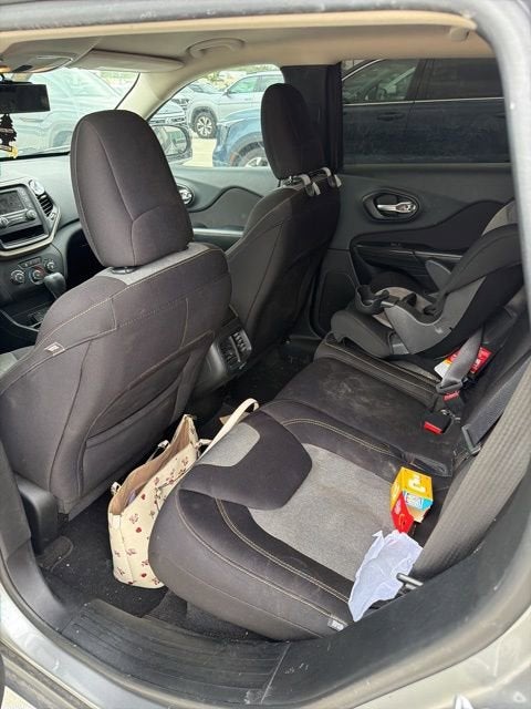 2015 Jeep Cherokee Sport