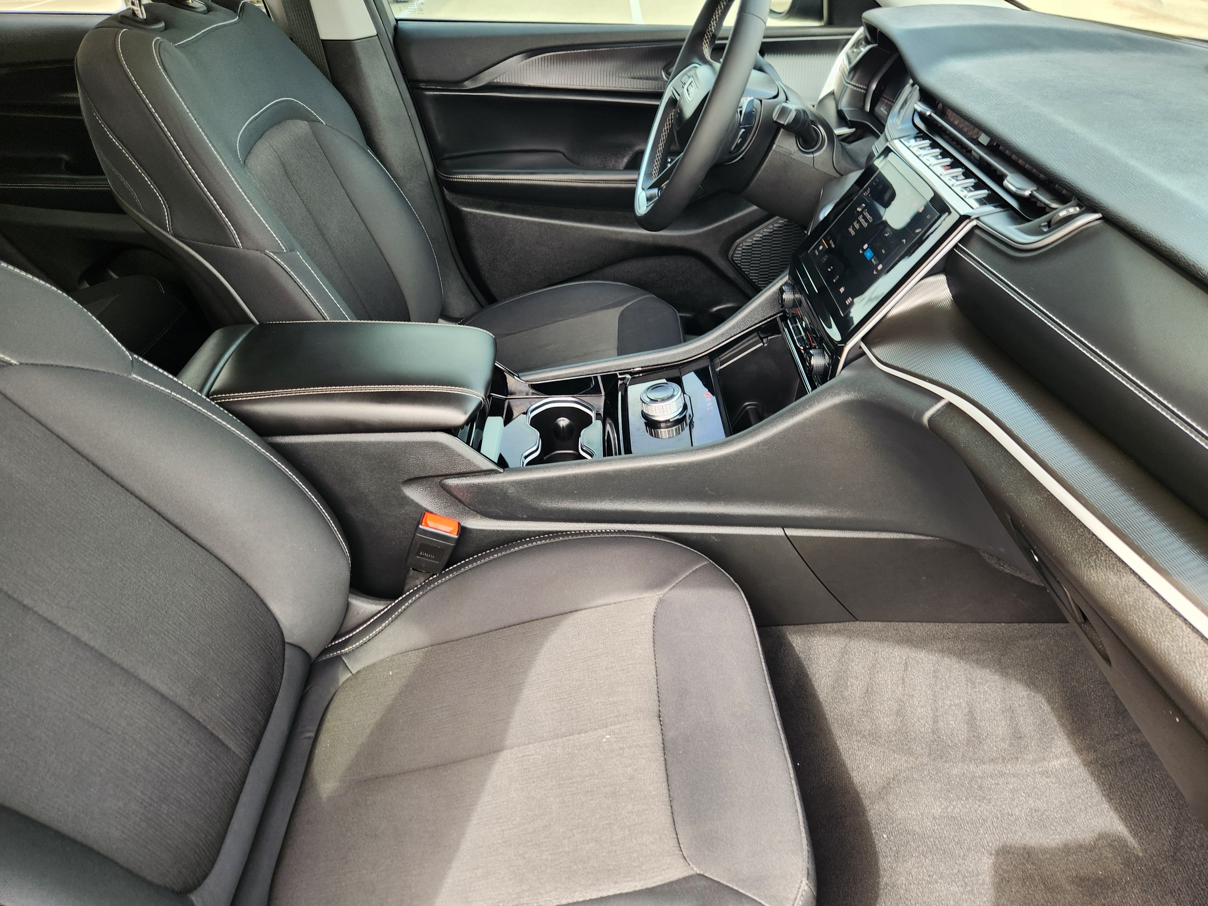 2023 Jeep Grand Cherokee Laredo X