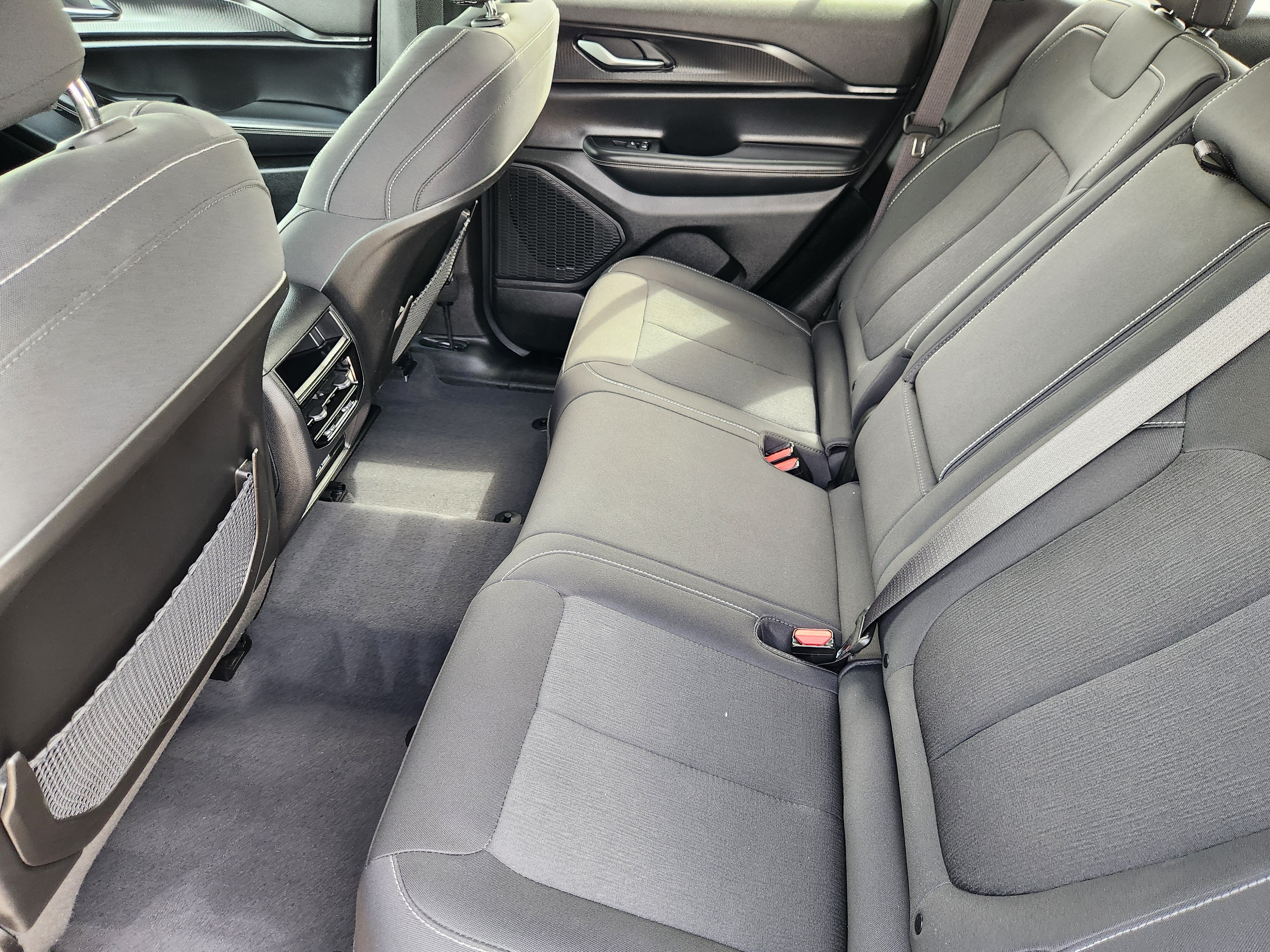 2023 Jeep Grand Cherokee Laredo X