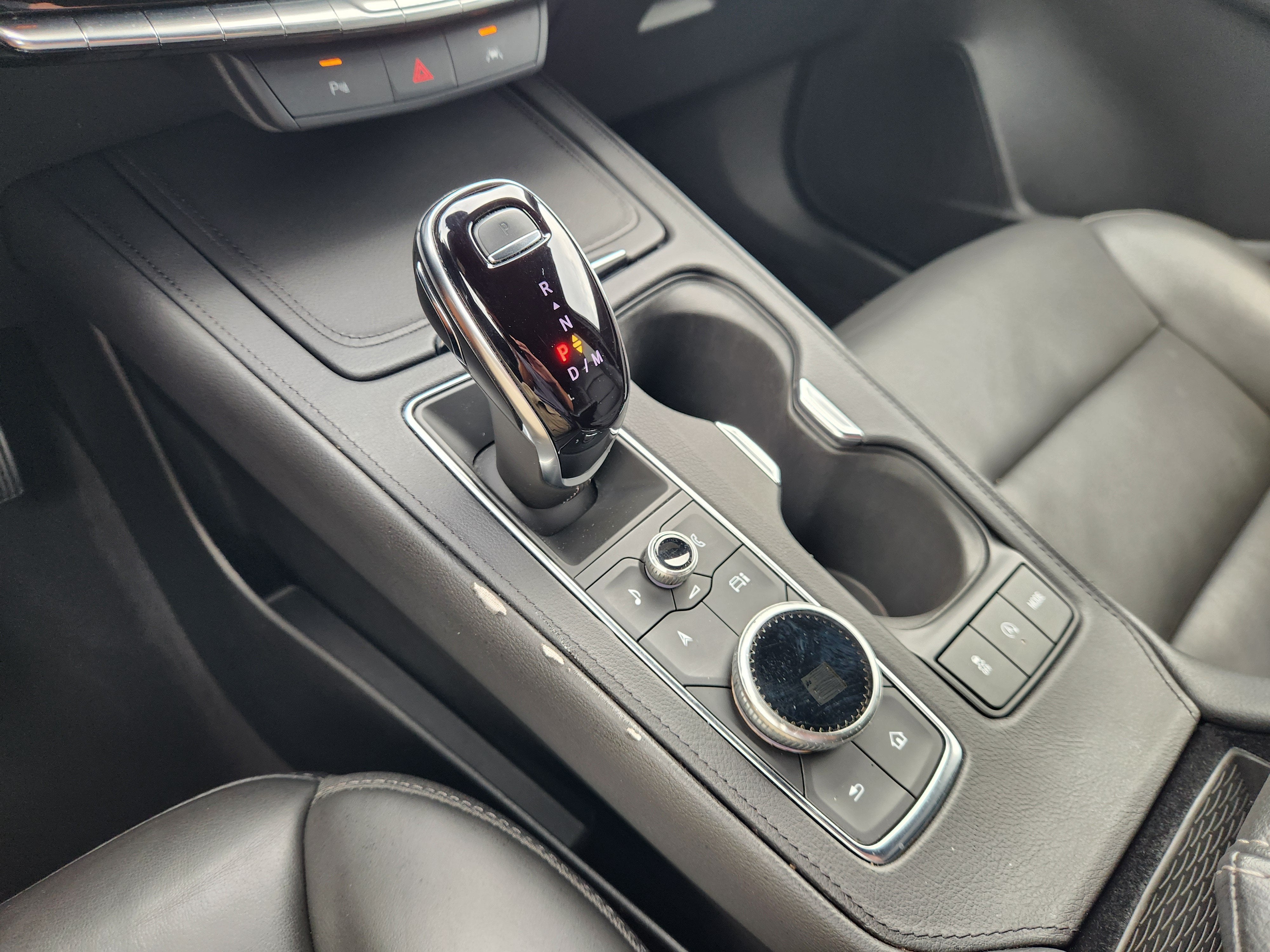 2025 Cadillac XT4 FWD Premium Luxury