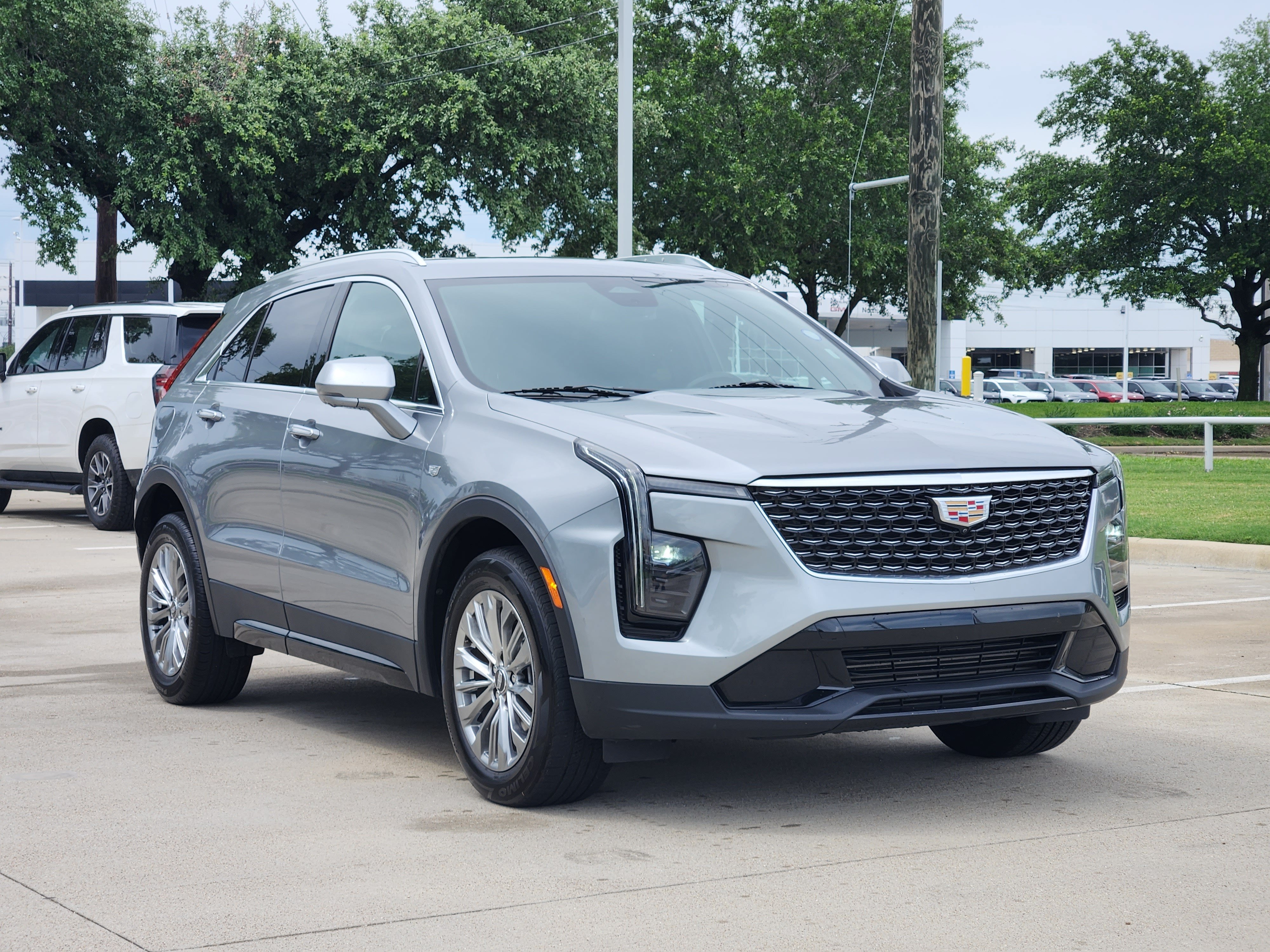 2025 Cadillac XT4 FWD Premium Luxury