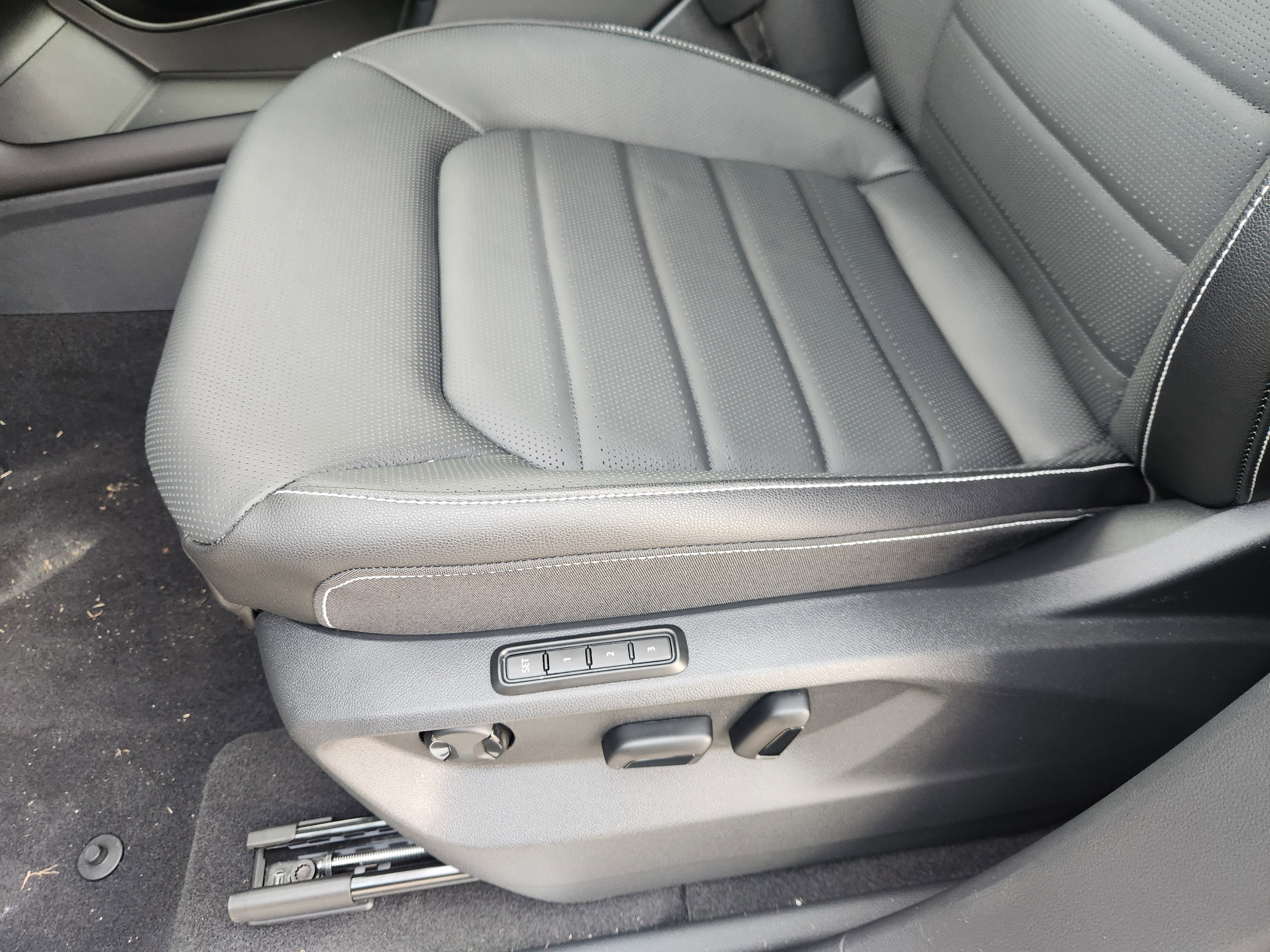 2026 Volkswagen Atlas Cross Sport 2.0T SEL R-Line Black