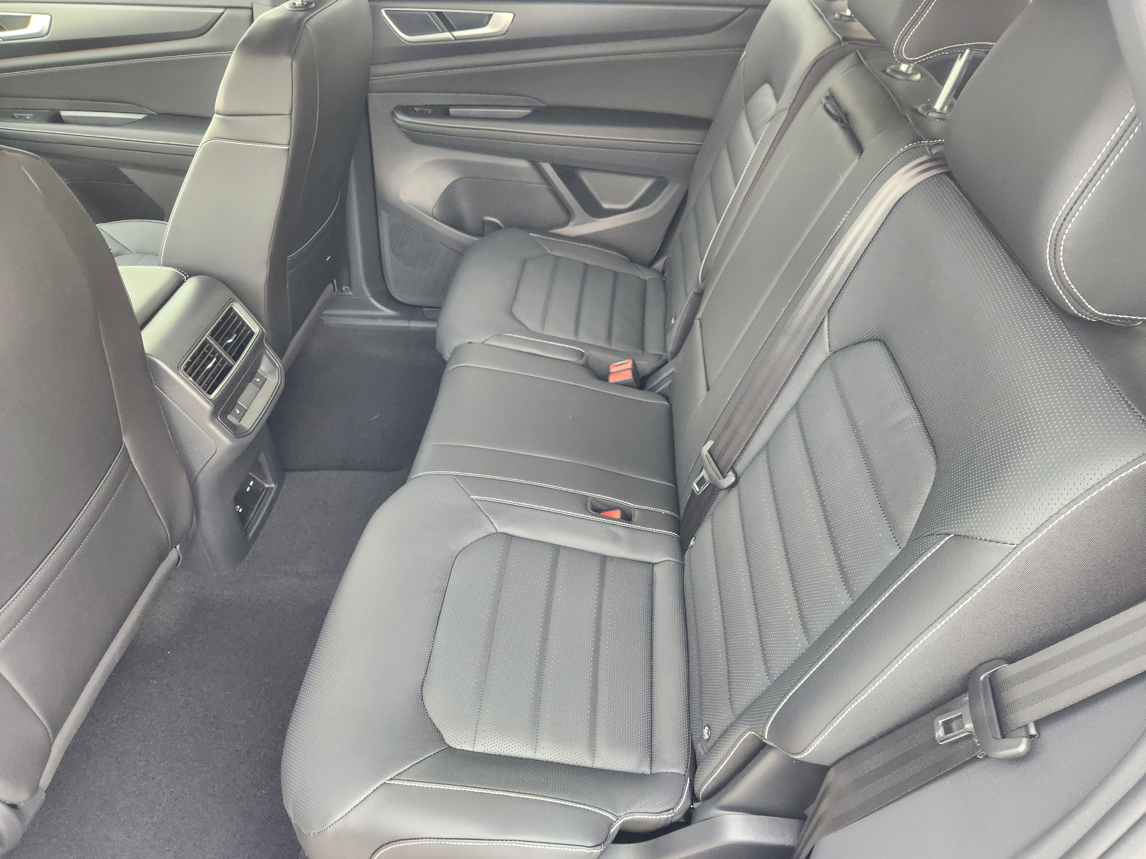 2026 Volkswagen Atlas Cross Sport 2.0T SEL R-Line Black