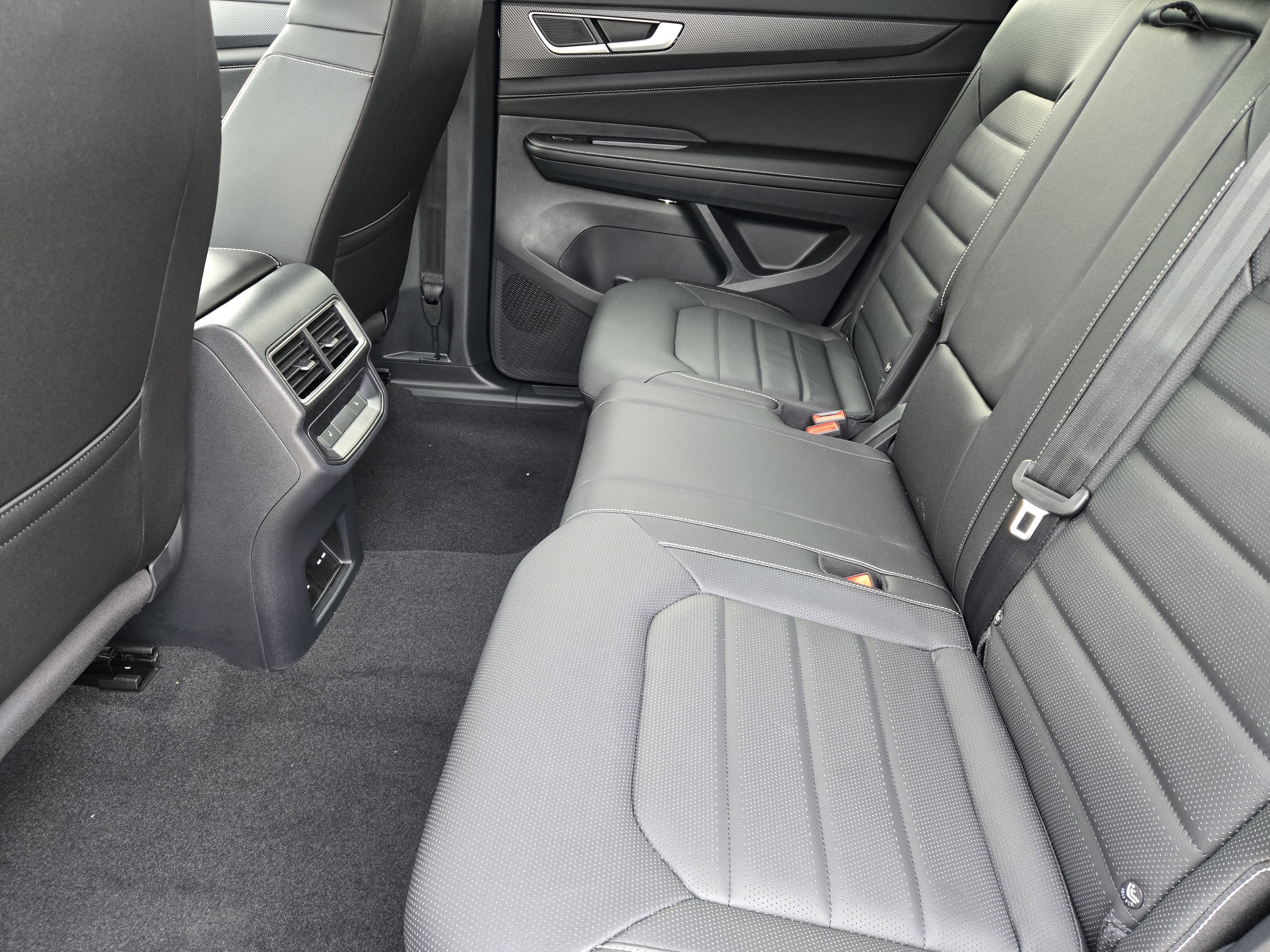 2026 Volkswagen Atlas Cross Sport 2.0T SEL R-Line Black