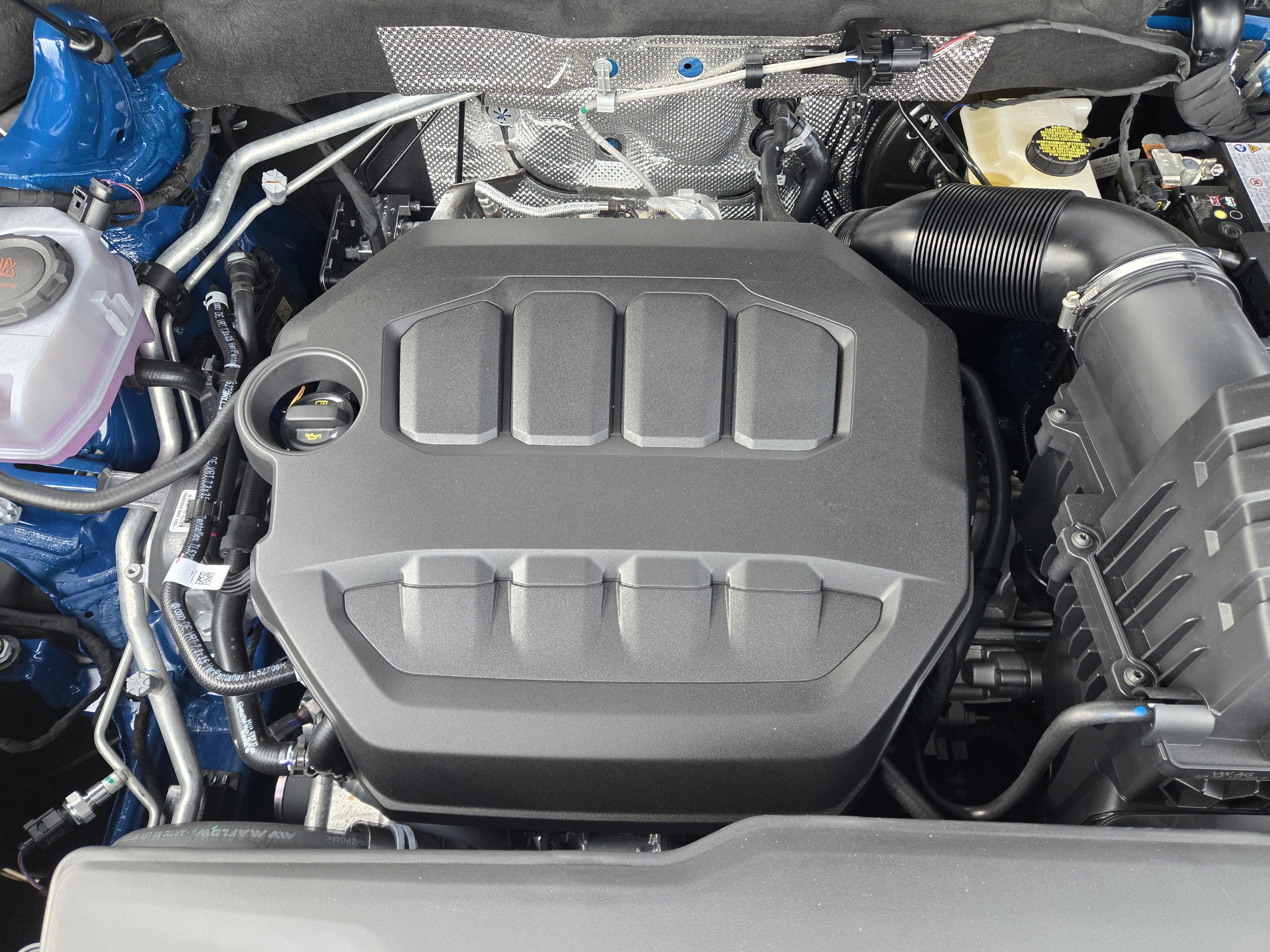 2026 Volkswagen Atlas Cross Sport 2.0T SEL R-Line Black