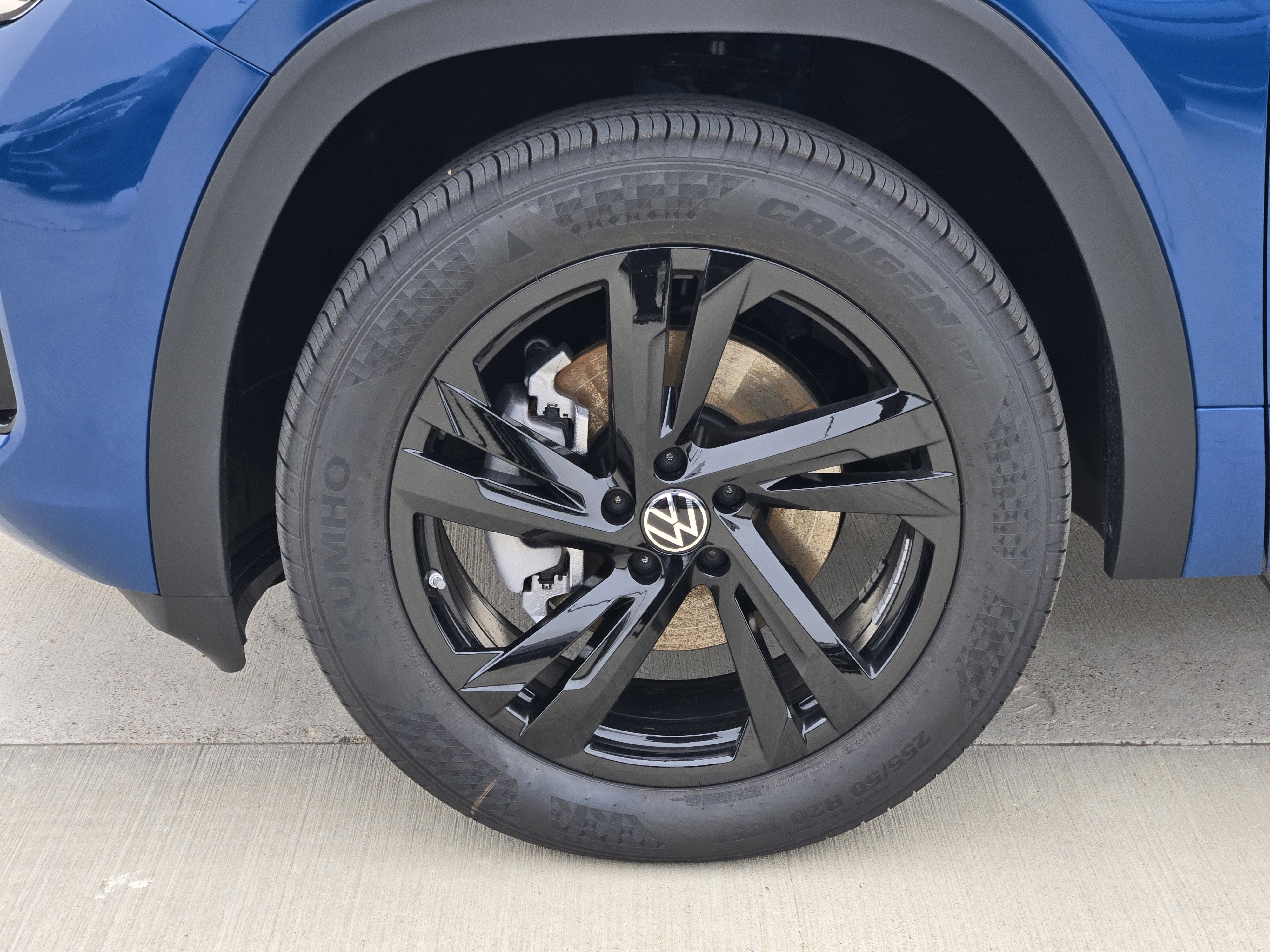 2026 Volkswagen Atlas Cross Sport 2.0T SEL R-Line Black