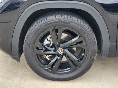 2026 Volkswagen Atlas Cross Sport 2.0T SEL R-Line Black