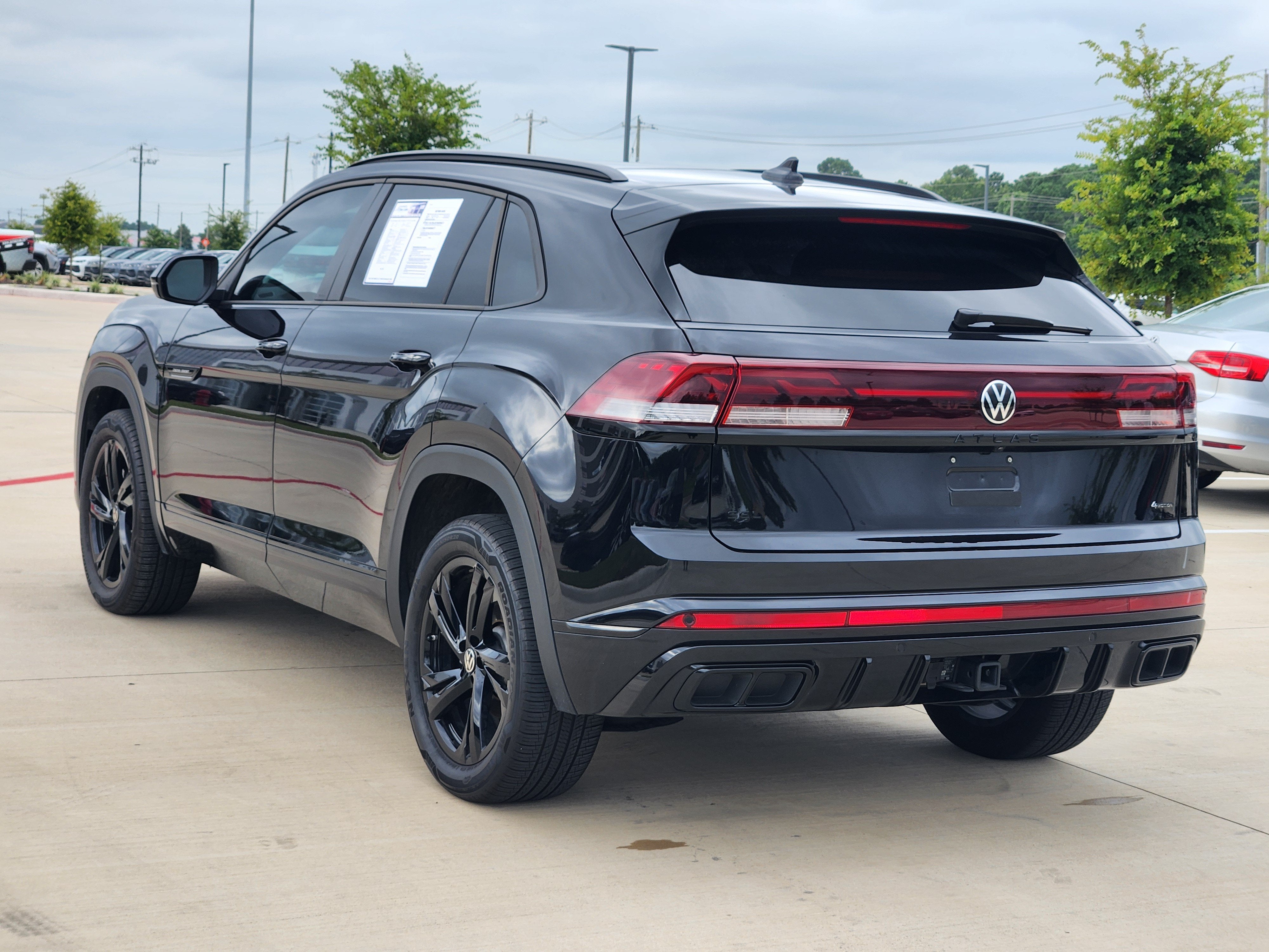 2026 Volkswagen Atlas Cross Sport 2.0T SEL R-Line Black