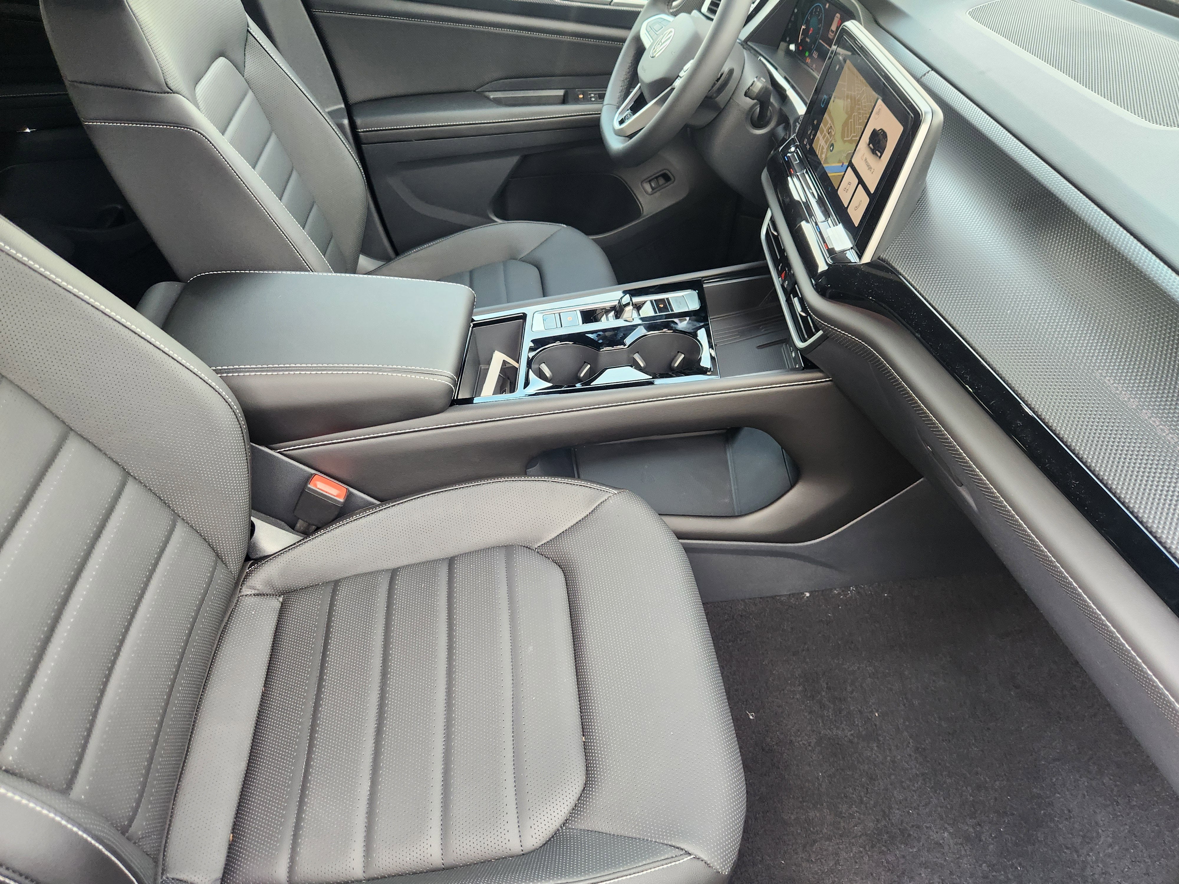 2026 Volkswagen Atlas Cross Sport 2.0T SEL R-Line Black