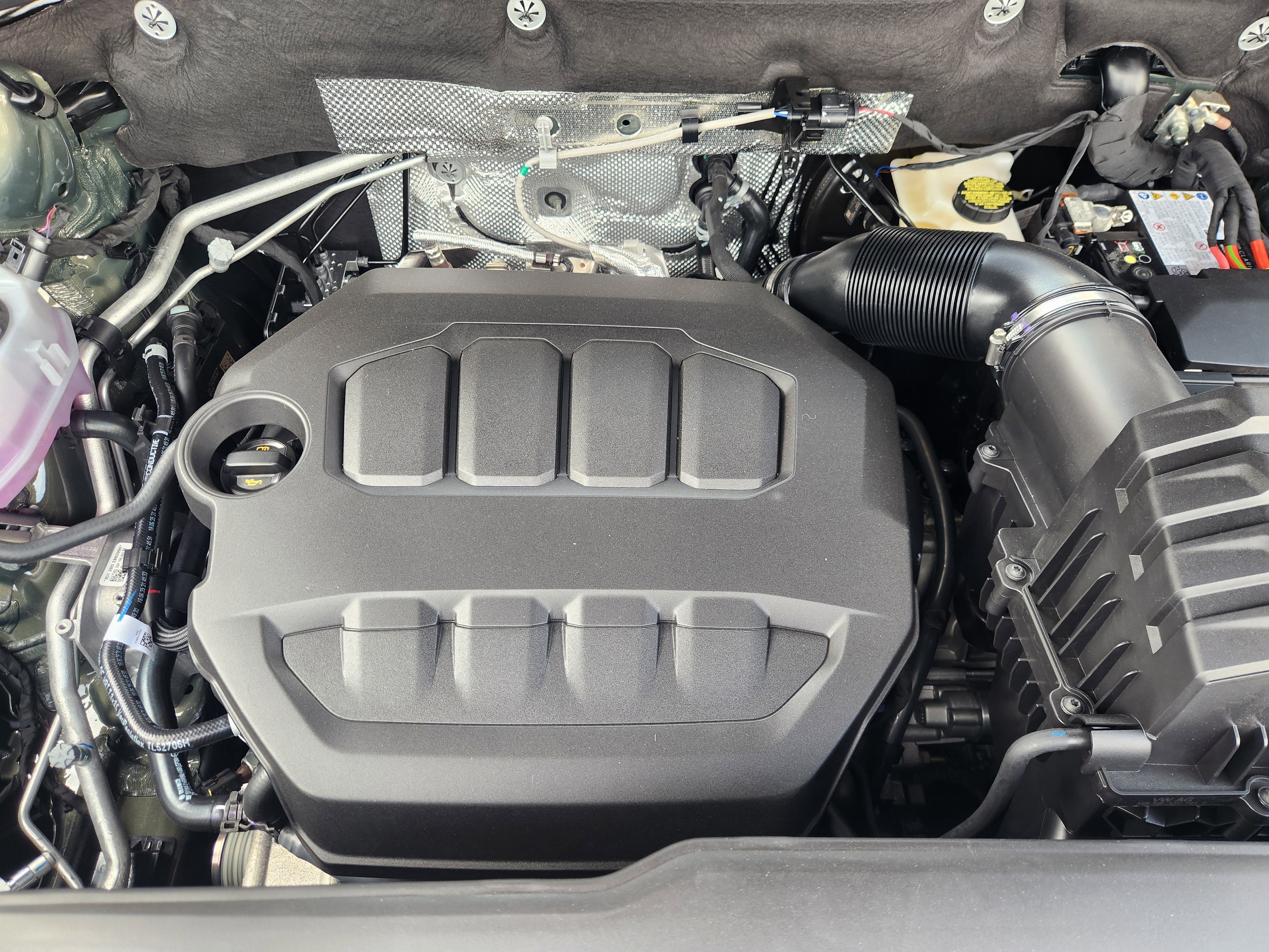 2026 Volkswagen Atlas Cross Sport 2.0T SEL R-Line Black