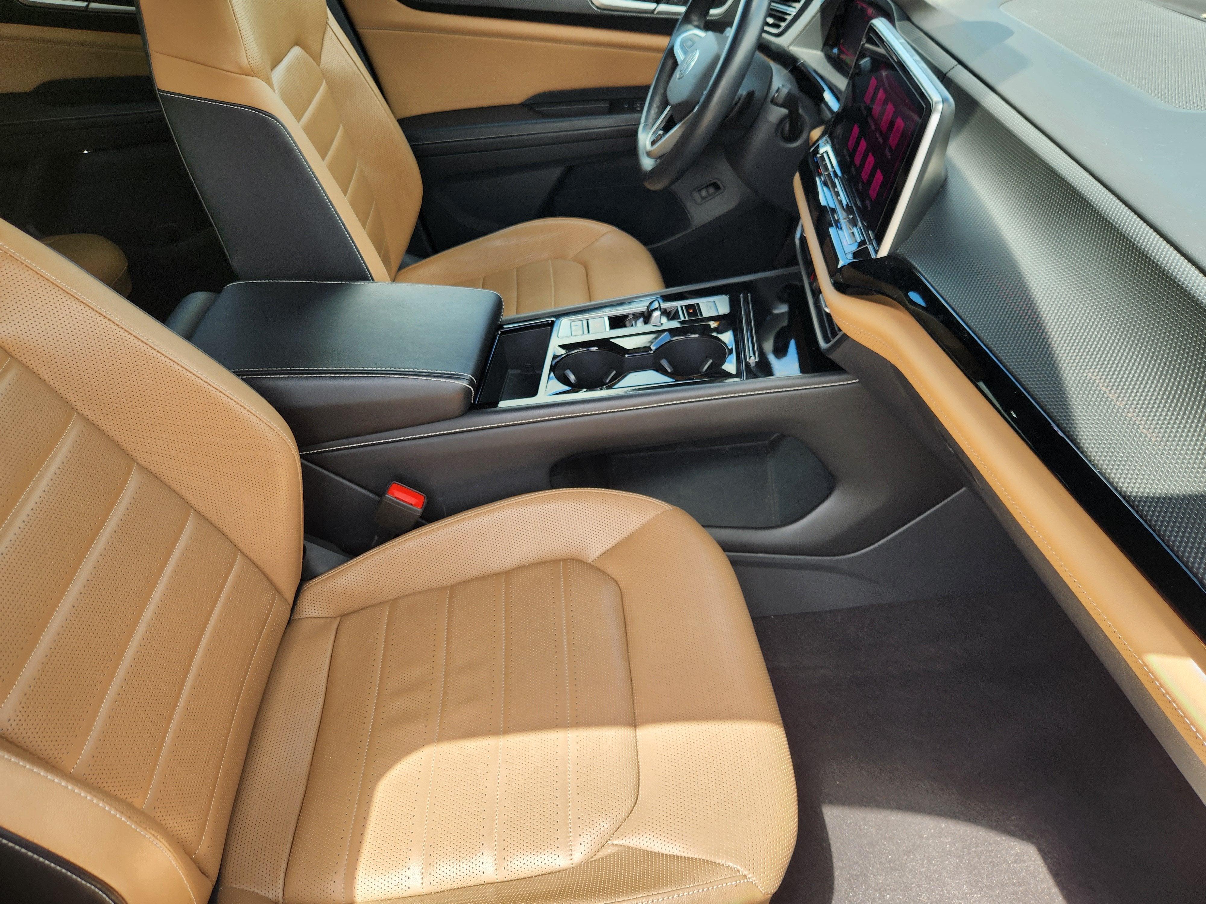 2024 Volkswagen Atlas Cross Sport 2.0T SEL R-Line