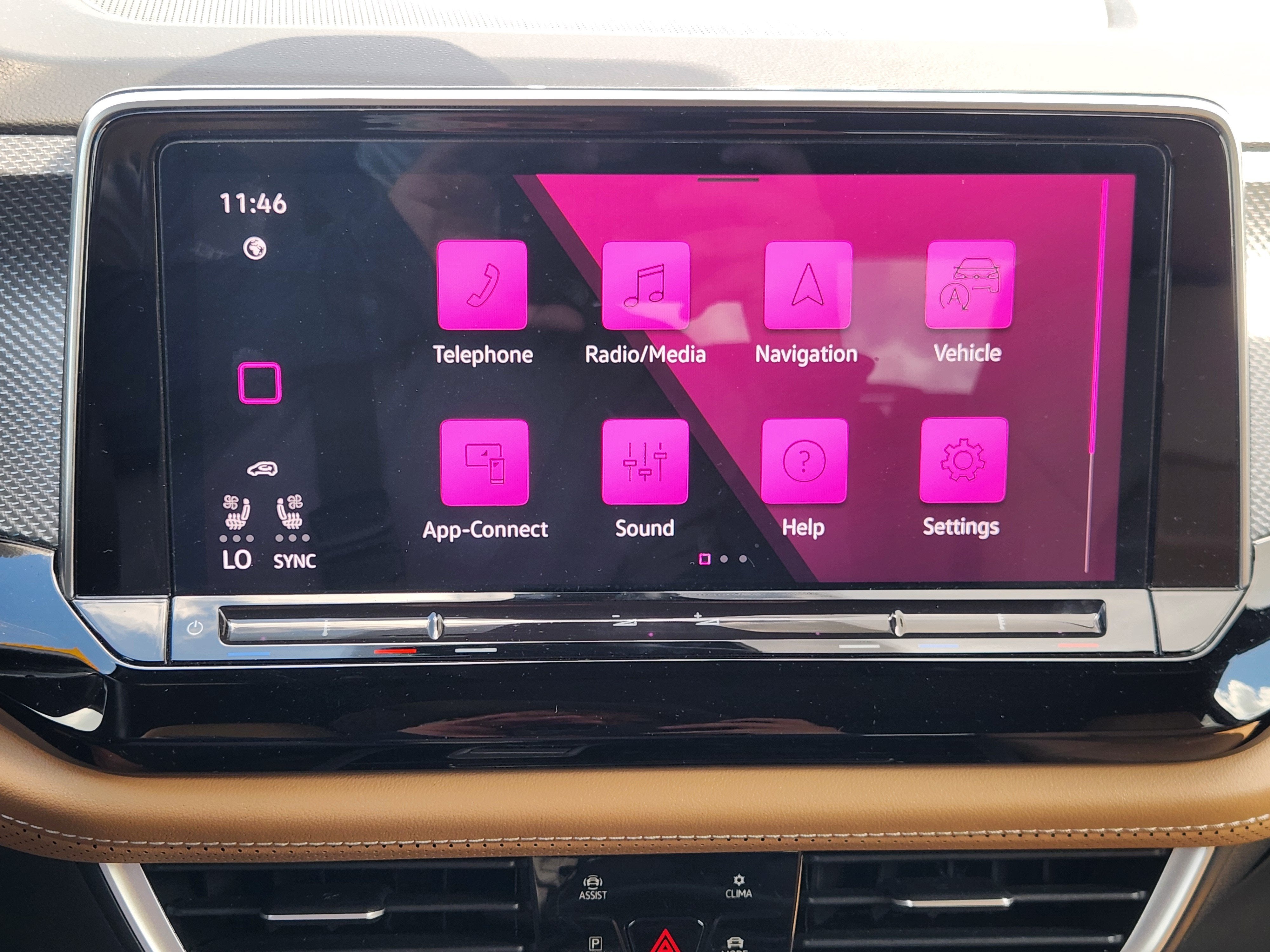 2024 Volkswagen Atlas Cross Sport 2.0T SEL R-Line