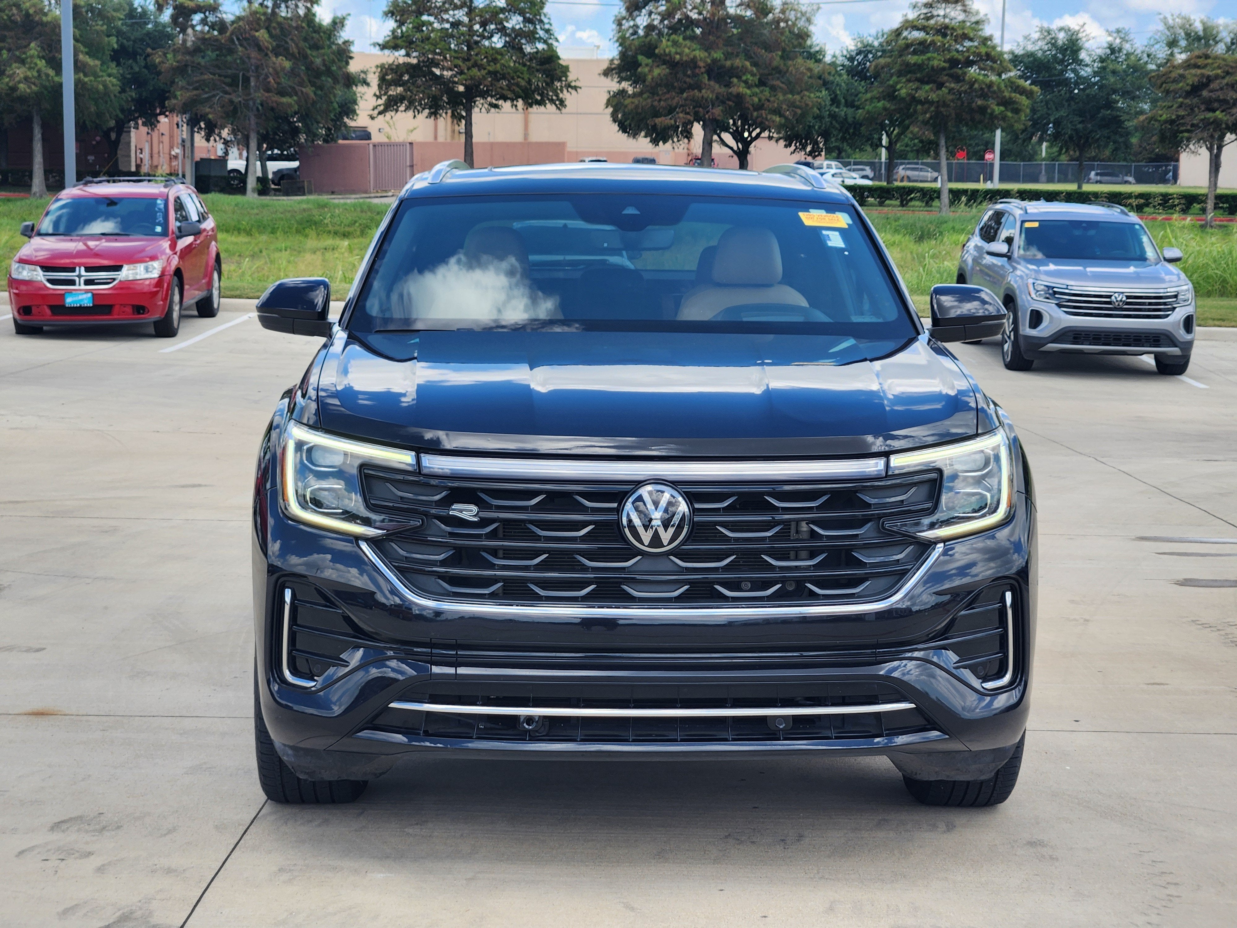 2024 Volkswagen Atlas Cross Sport 2.0T SEL R-Line