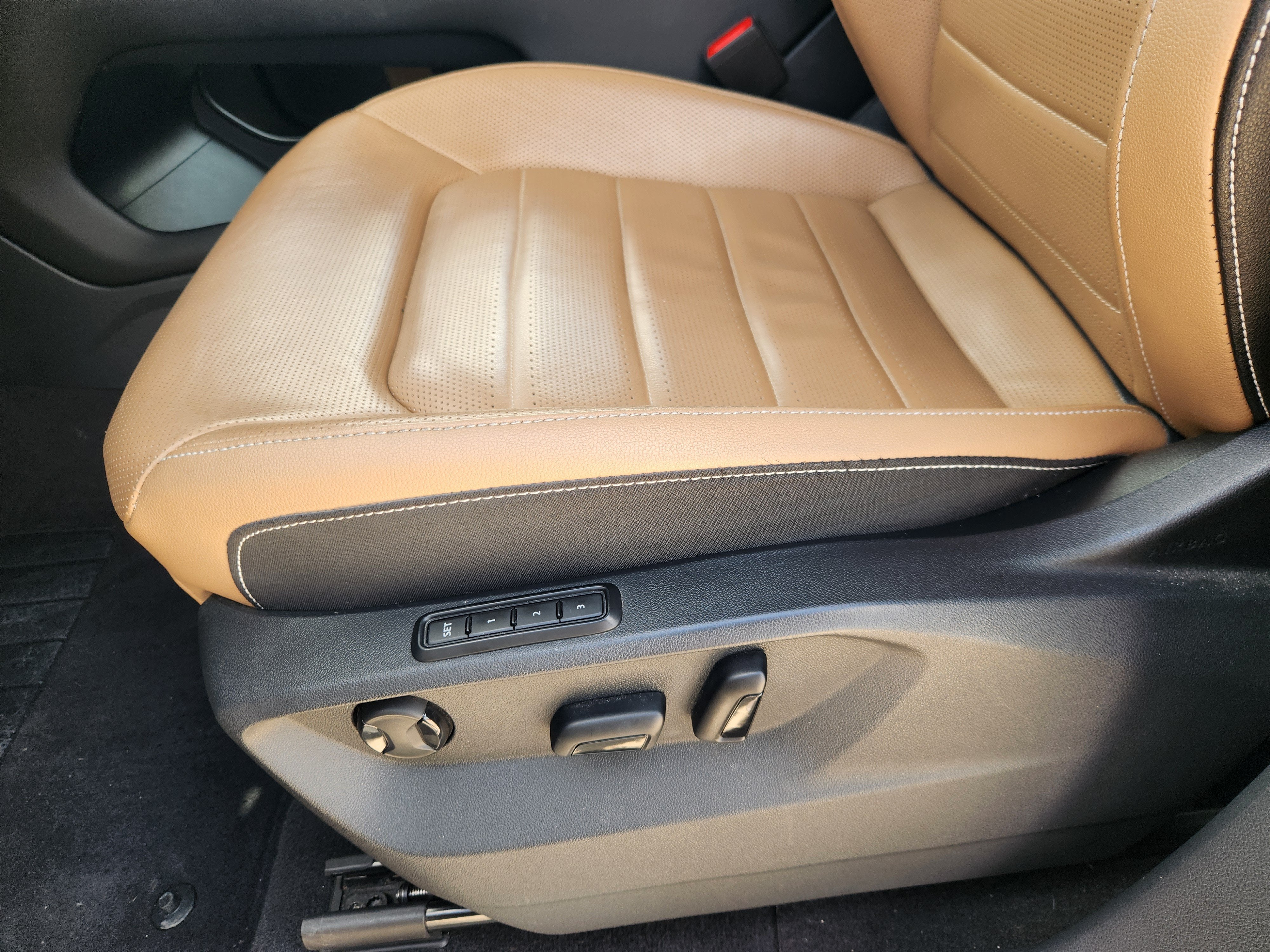 2024 Volkswagen Atlas Cross Sport 2.0T SEL R-Line