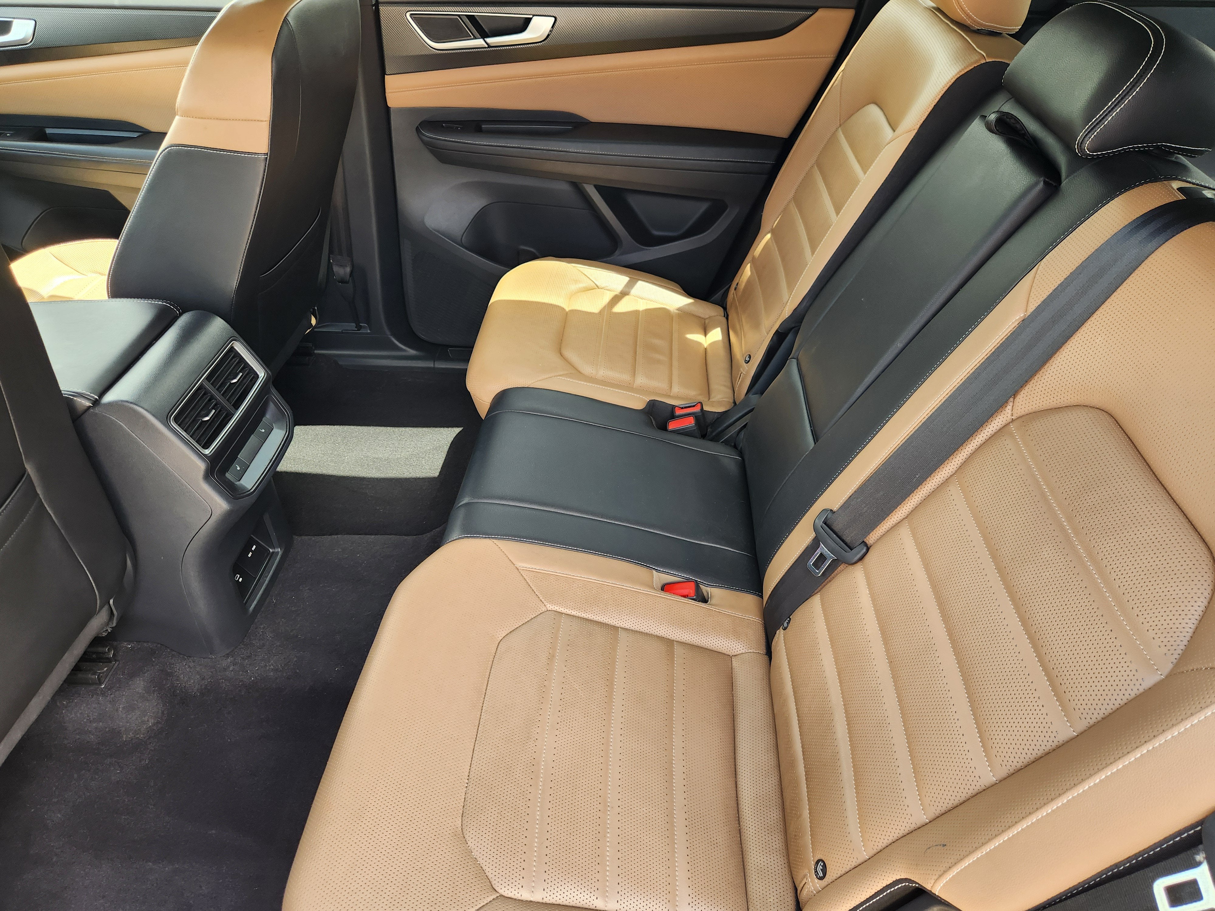 2024 Volkswagen Atlas Cross Sport 2.0T SEL R-Line