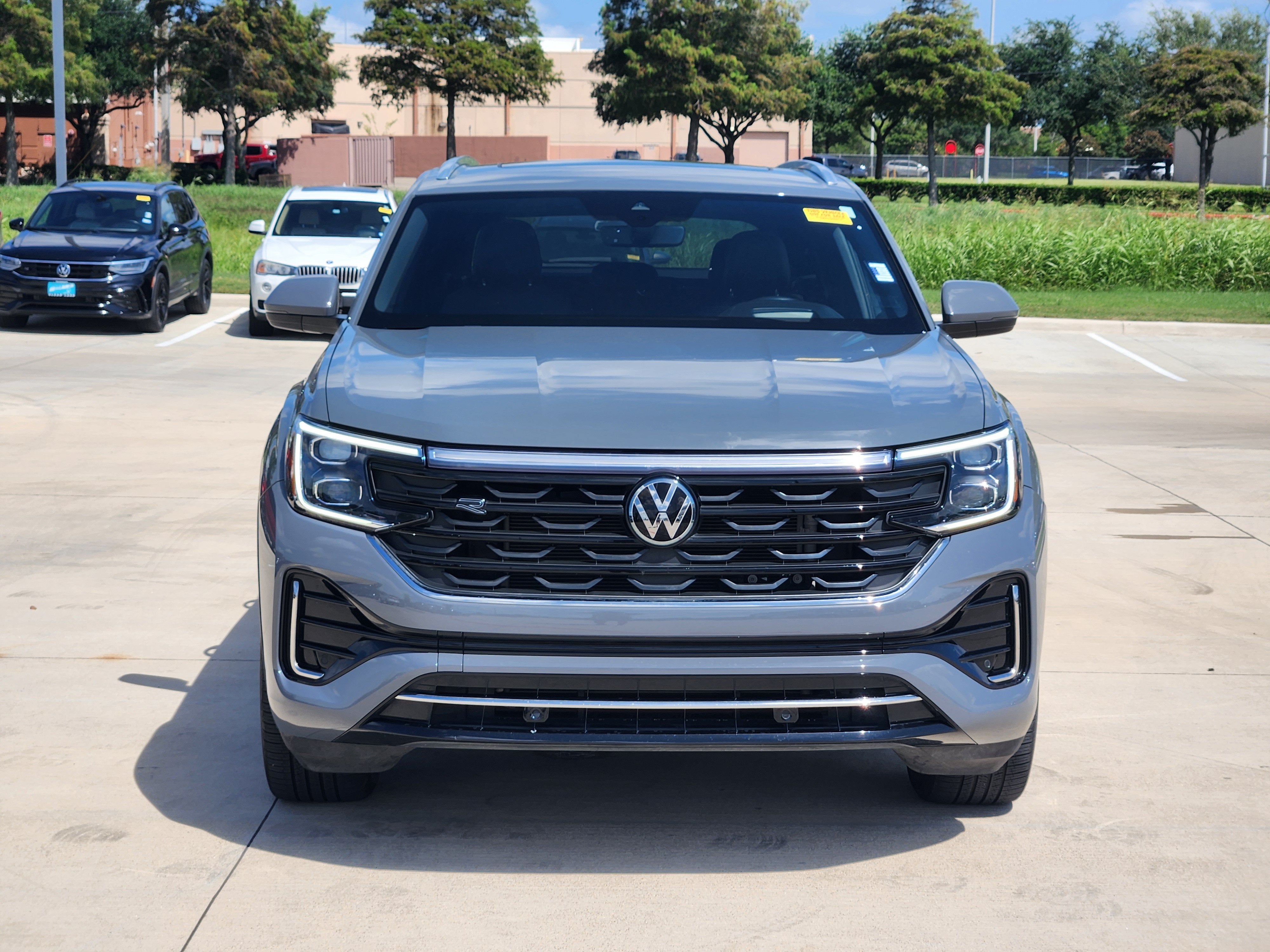 2024 Volkswagen Atlas Cross Sport 2.0T SEL R-Line