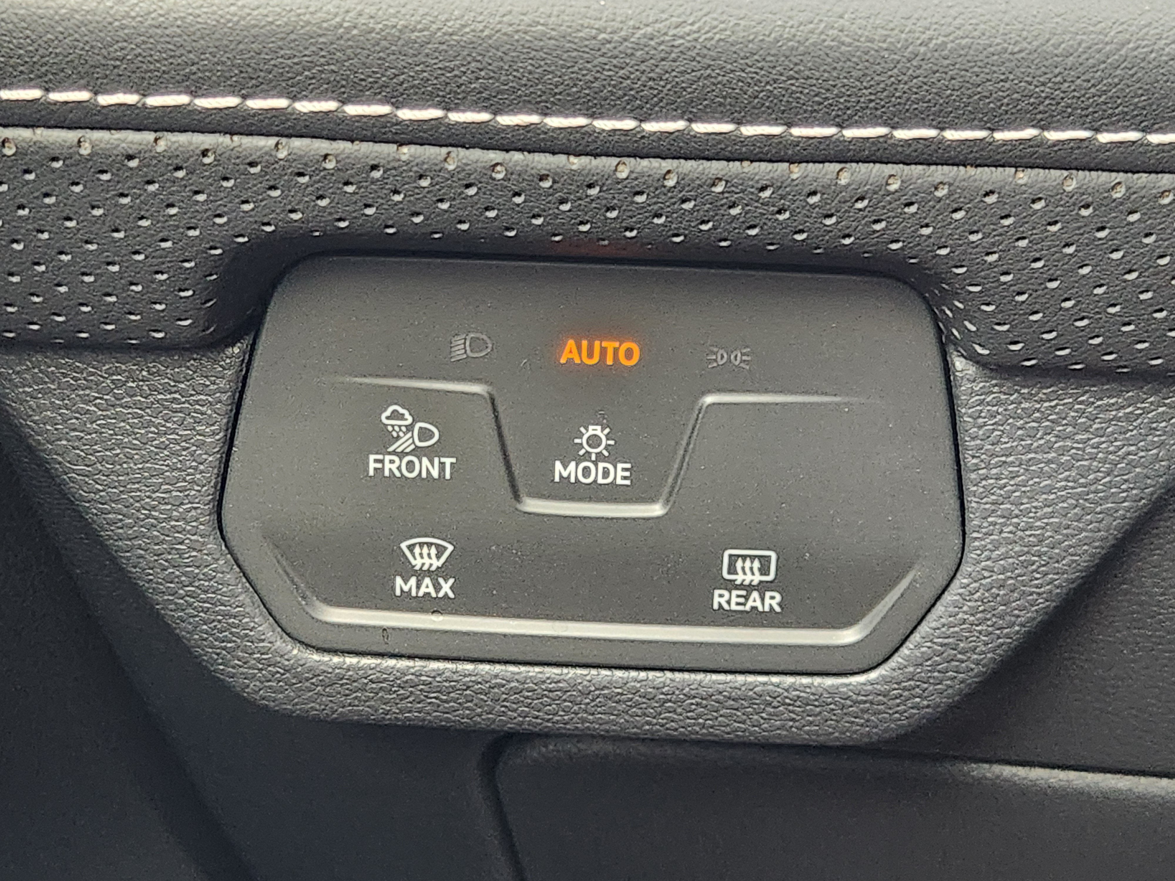 2024 Volkswagen Atlas Cross Sport 2.0T SEL R-Line