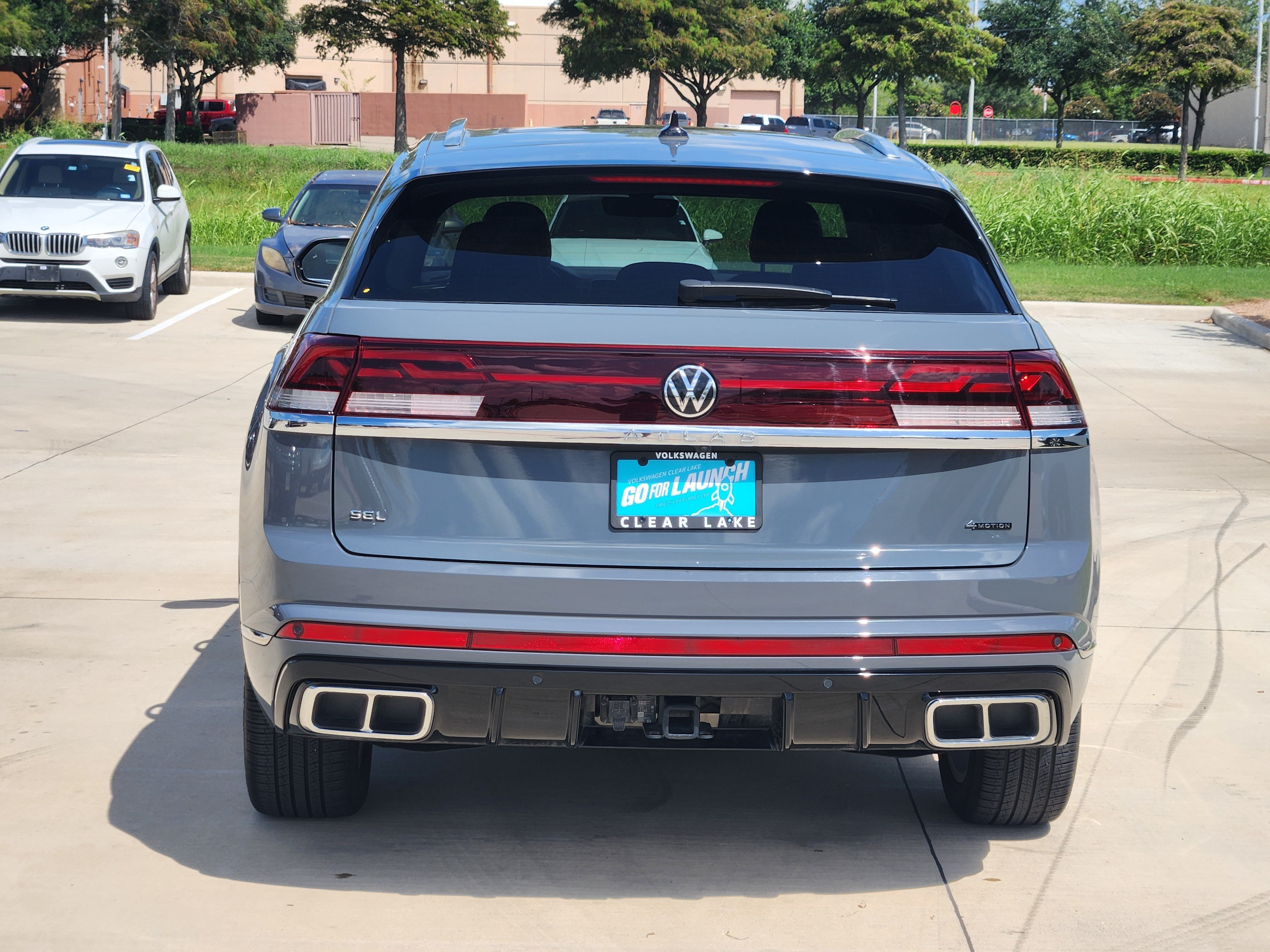 2024 Volkswagen Atlas Cross Sport 2.0T SEL R-Line