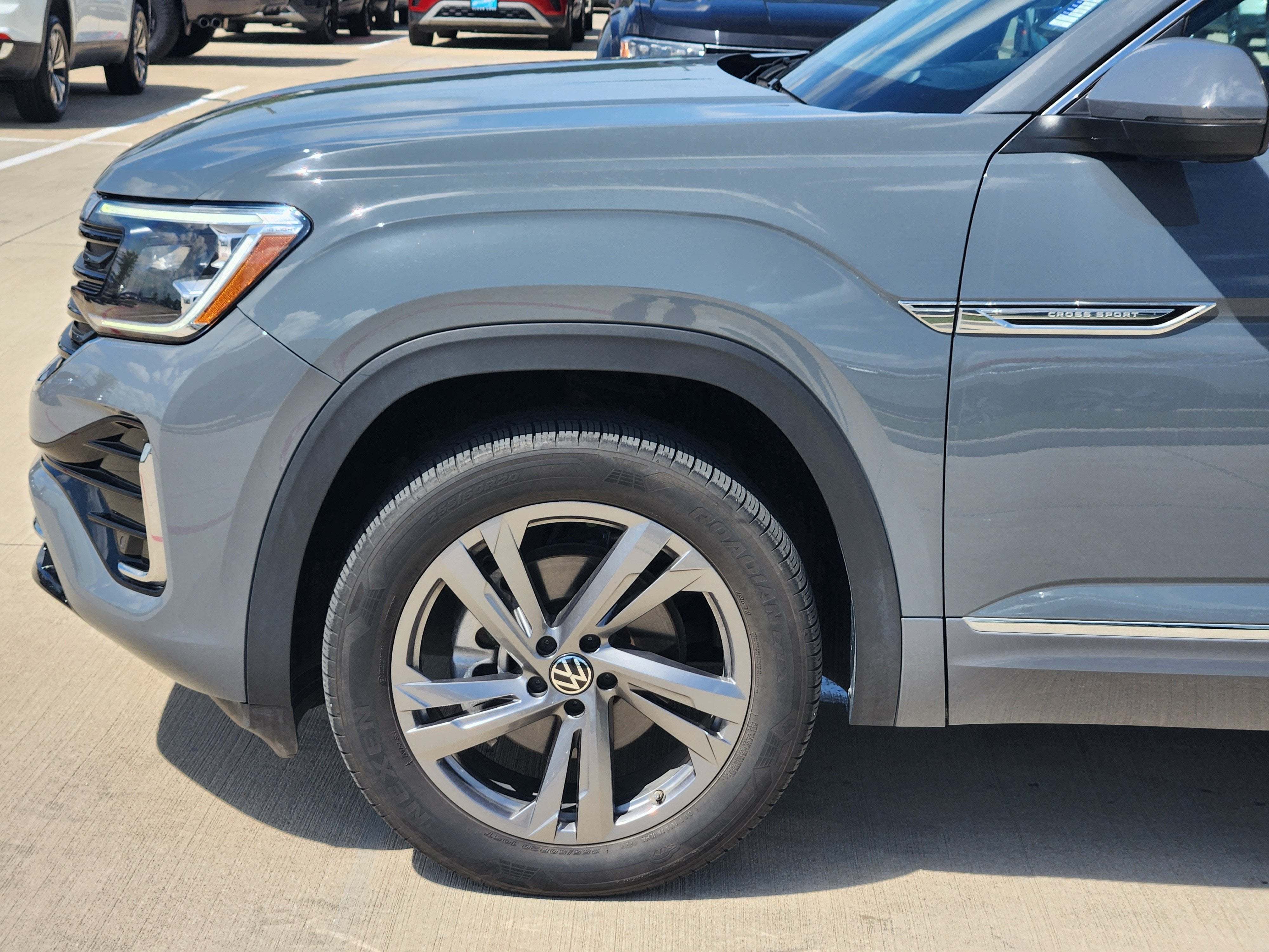 2024 Volkswagen Atlas Cross Sport 2.0T SEL R-Line