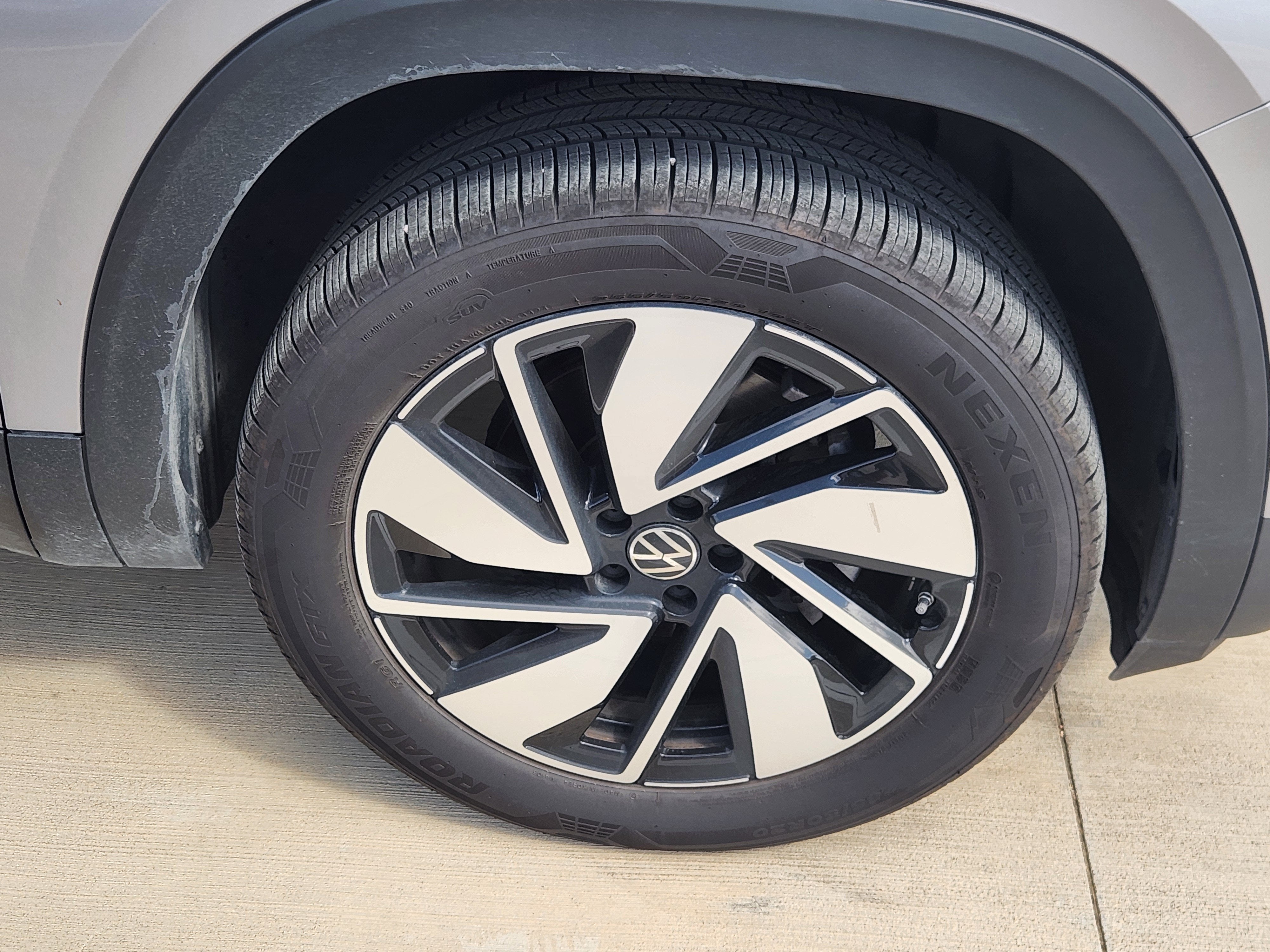 2025 Volkswagen Atlas 2.0T SEL