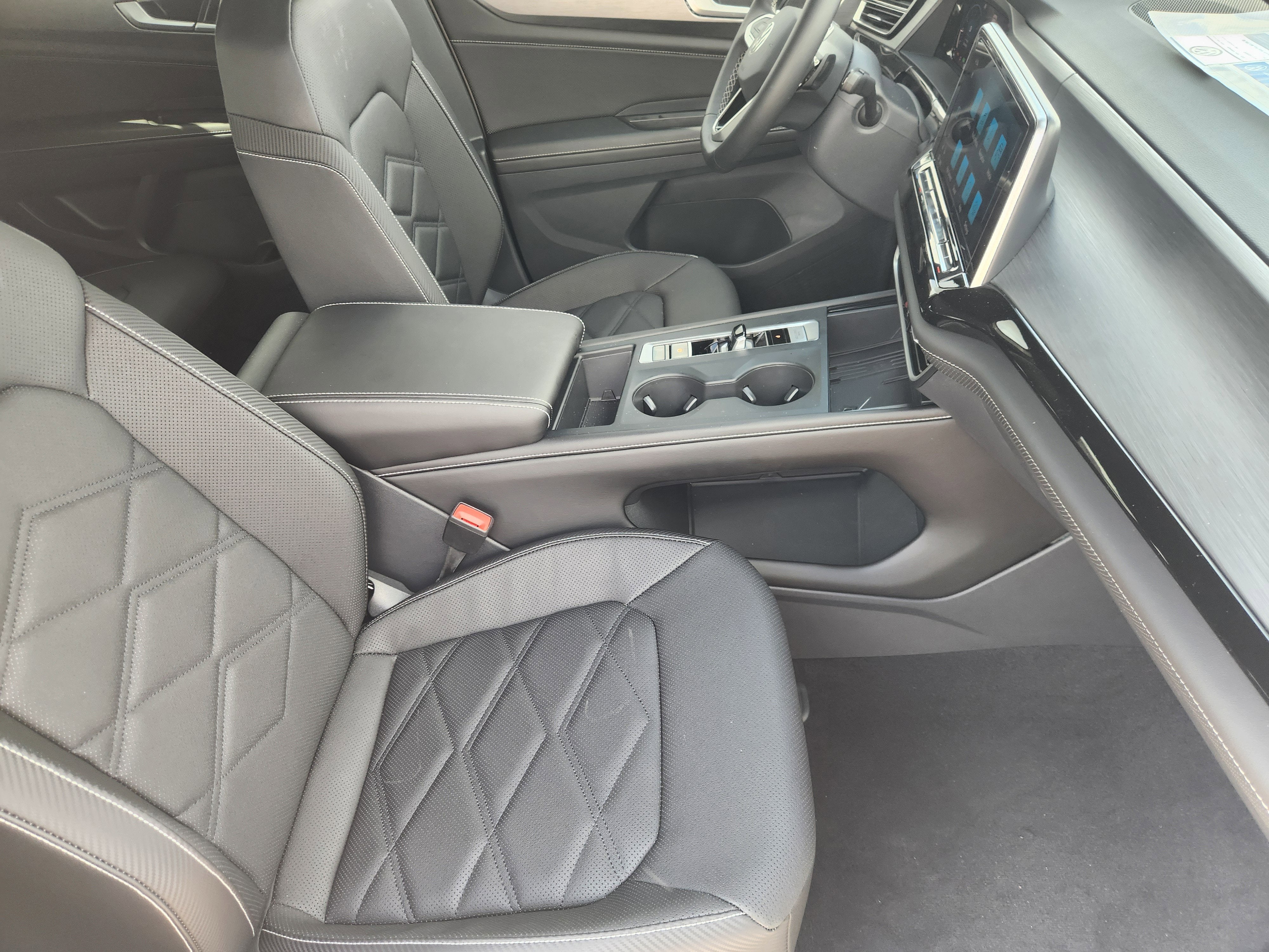 2026 Volkswagen Atlas Cross Sport 2.0T SE
