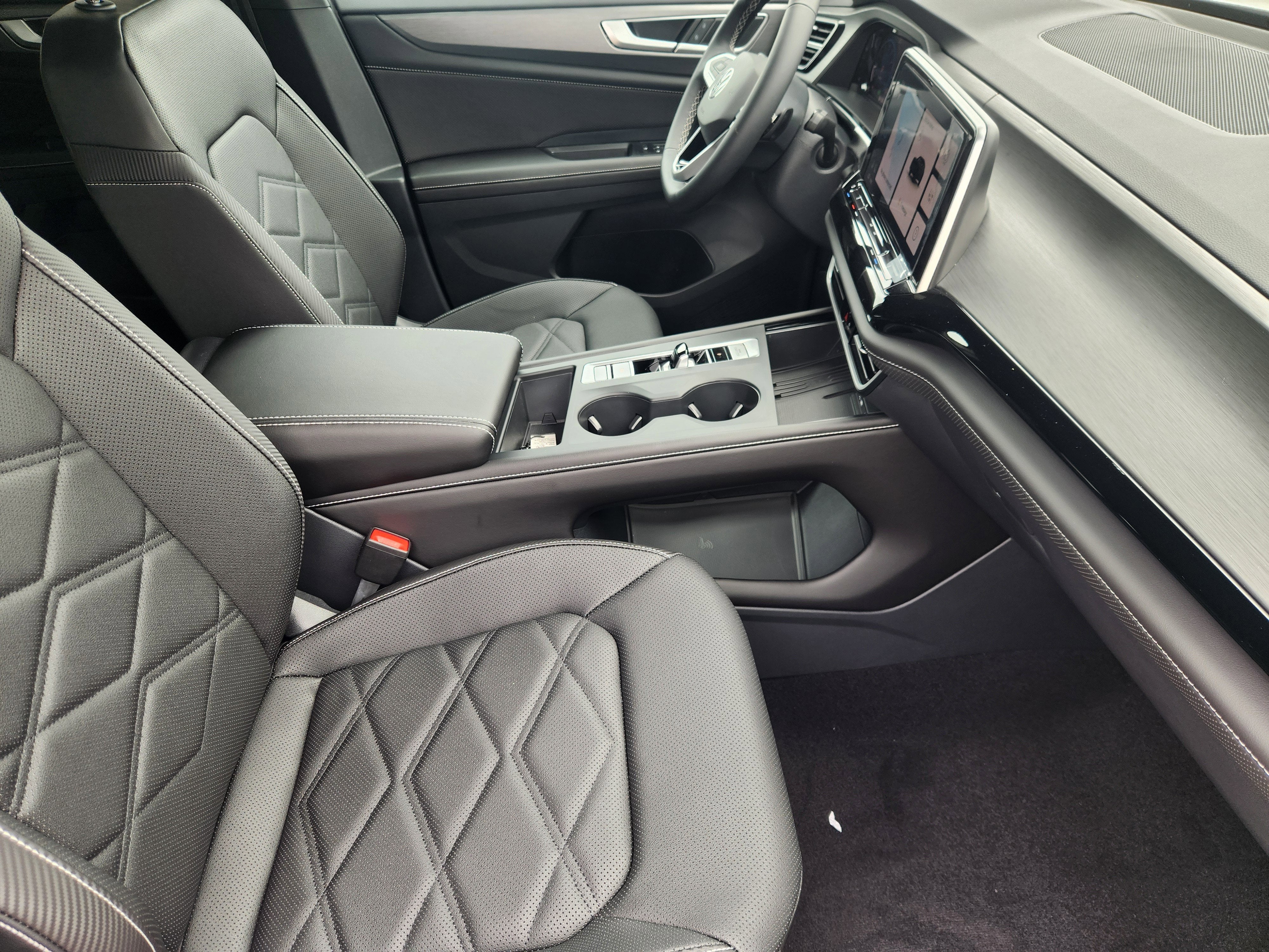 2026 Volkswagen Atlas Cross Sport 2.0T SE