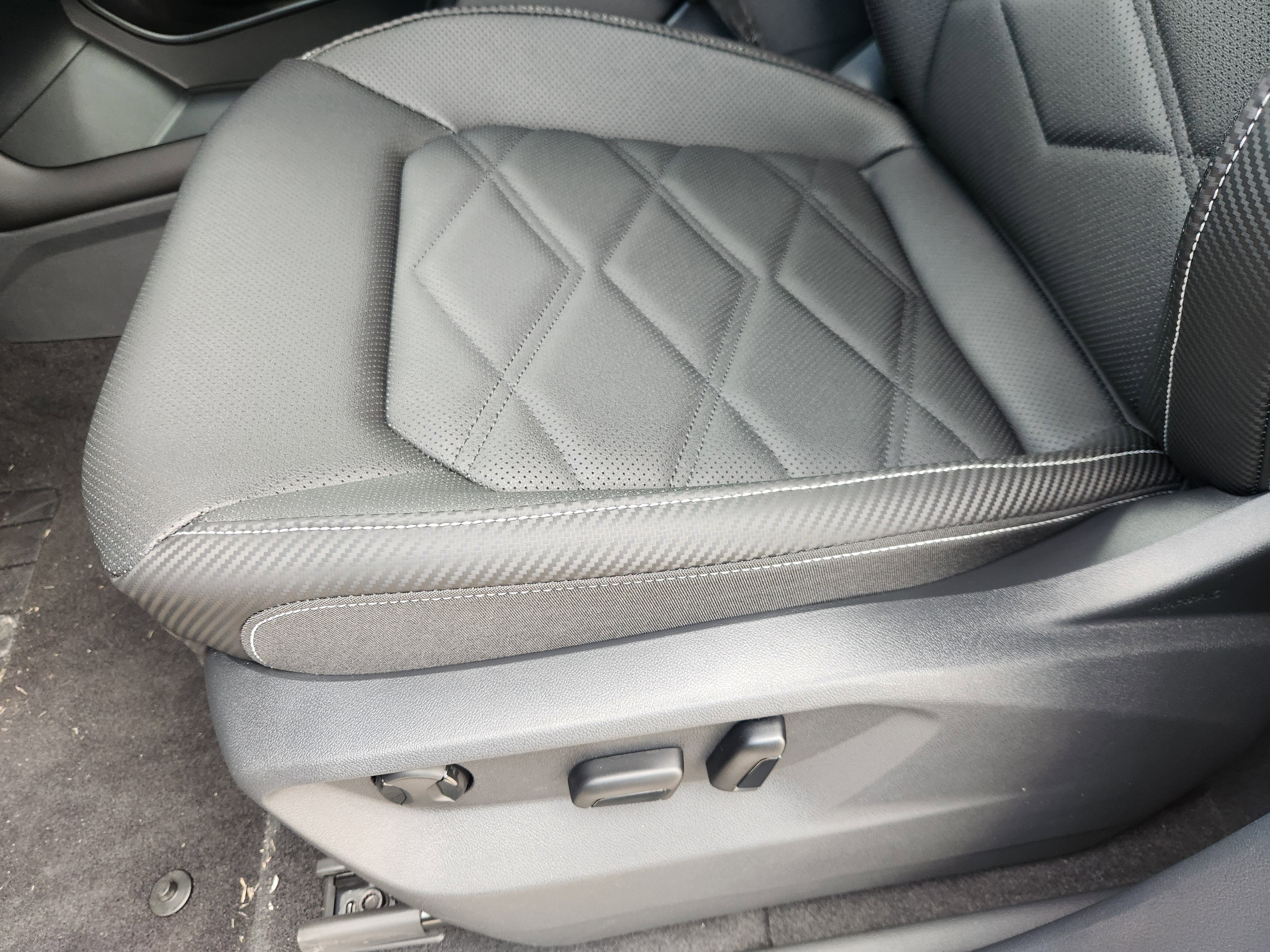 2026 Volkswagen Atlas Cross Sport 2.0T SE