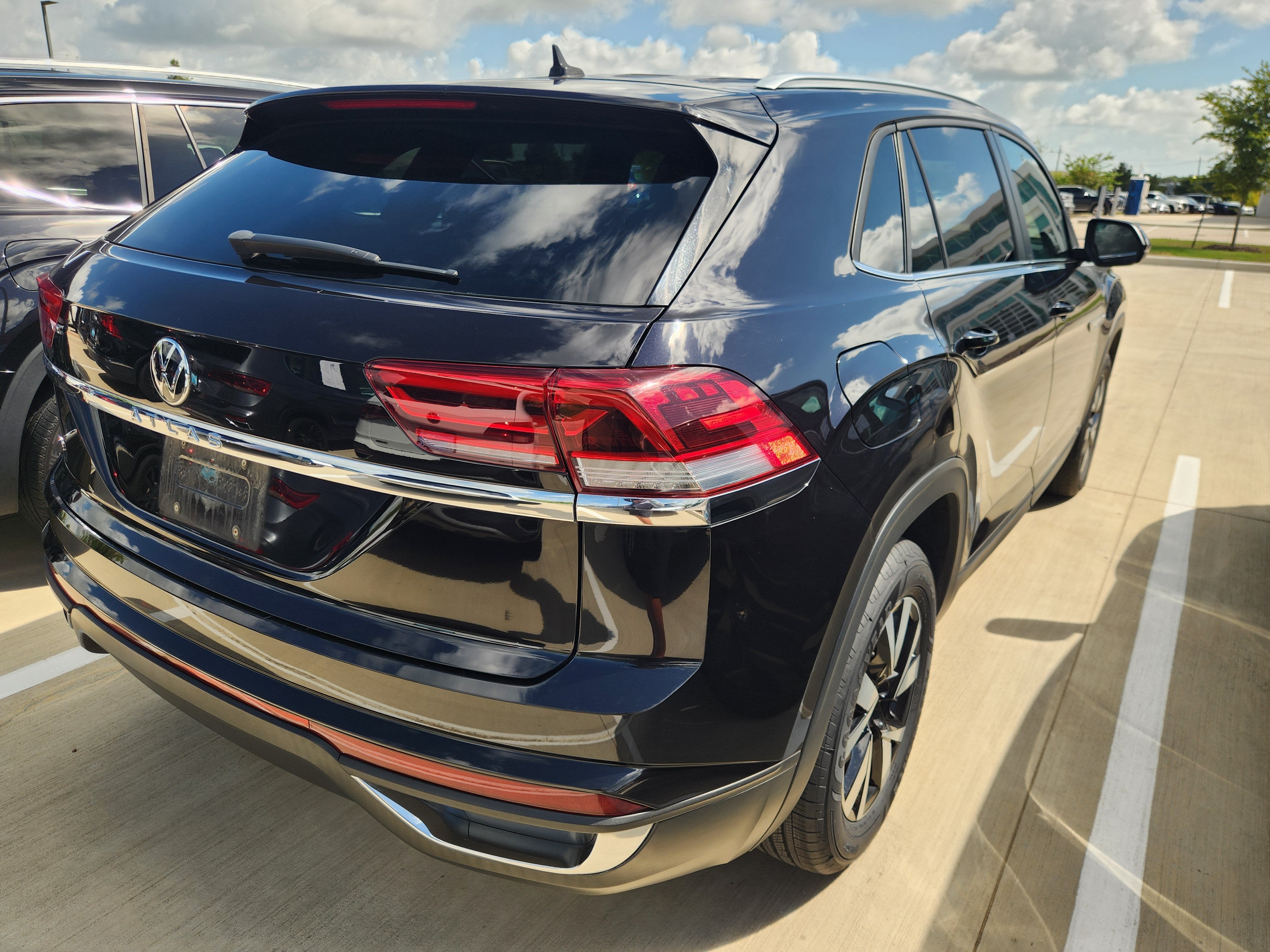 2023 Volkswagen Atlas Cross Sport 2.0T SE