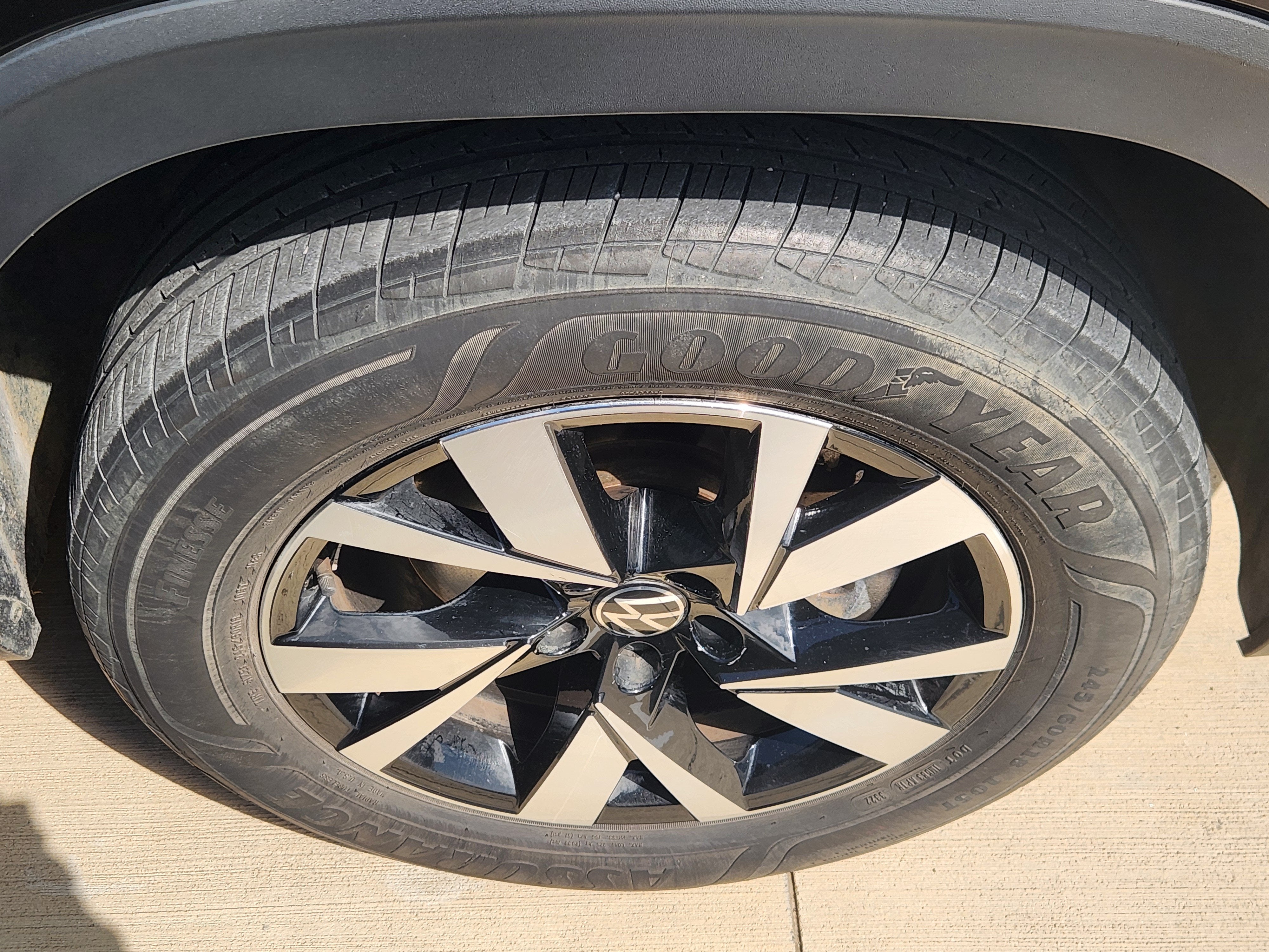 2023 Volkswagen Atlas Cross Sport 2.0T SE