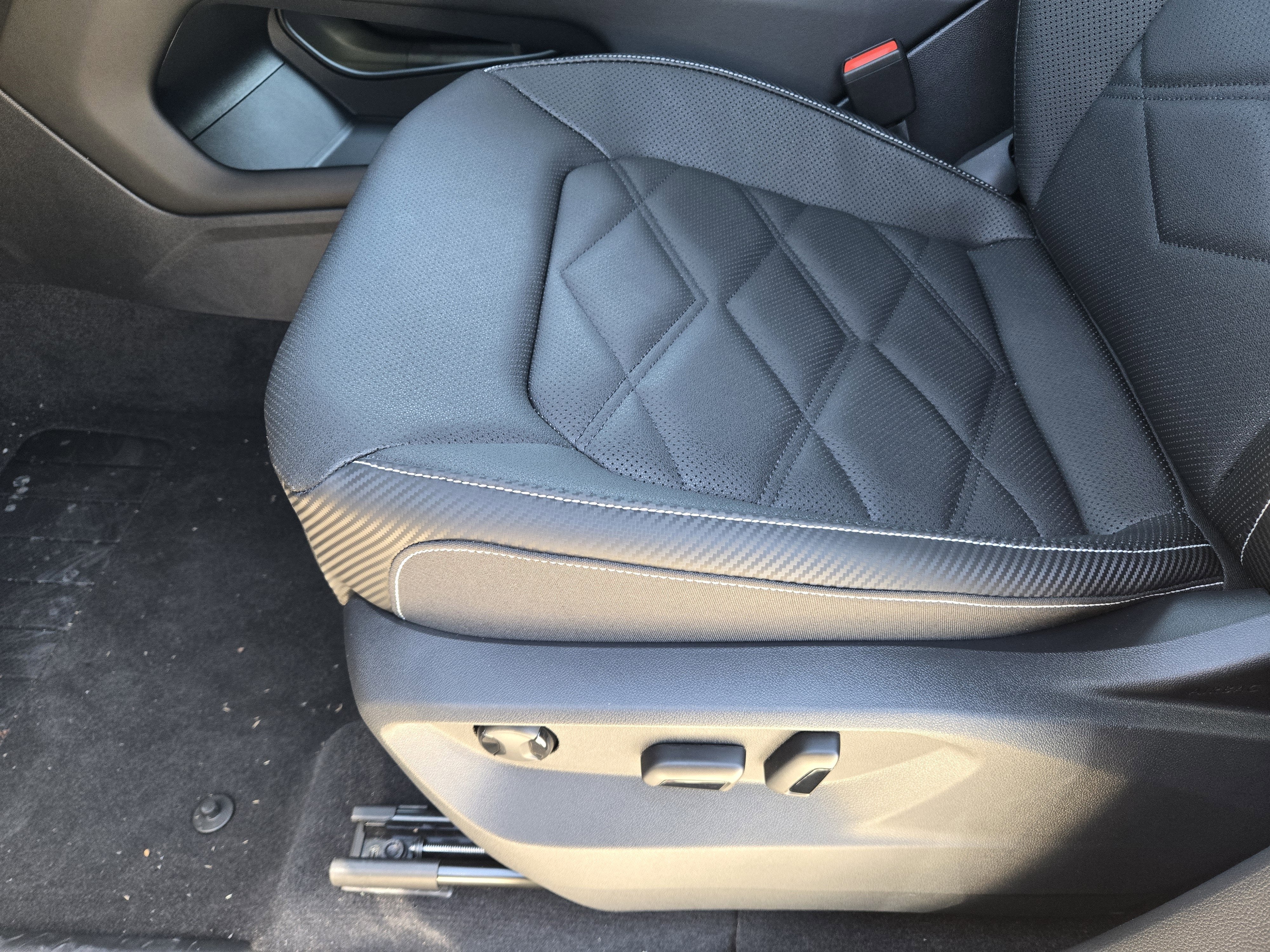 2026 Volkswagen Atlas Cross Sport 2.0T SE