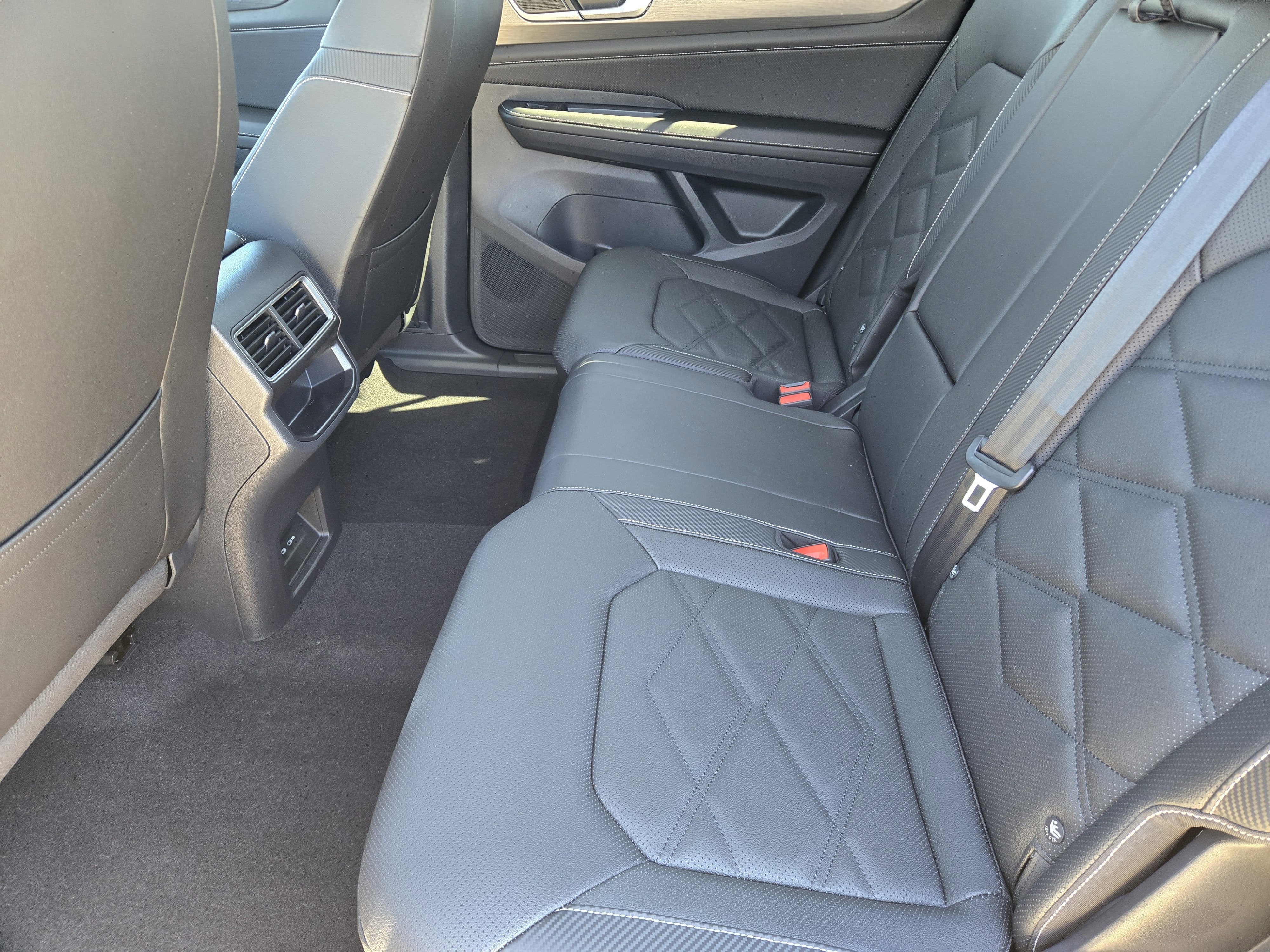 2026 Volkswagen Atlas Cross Sport 2.0T SE