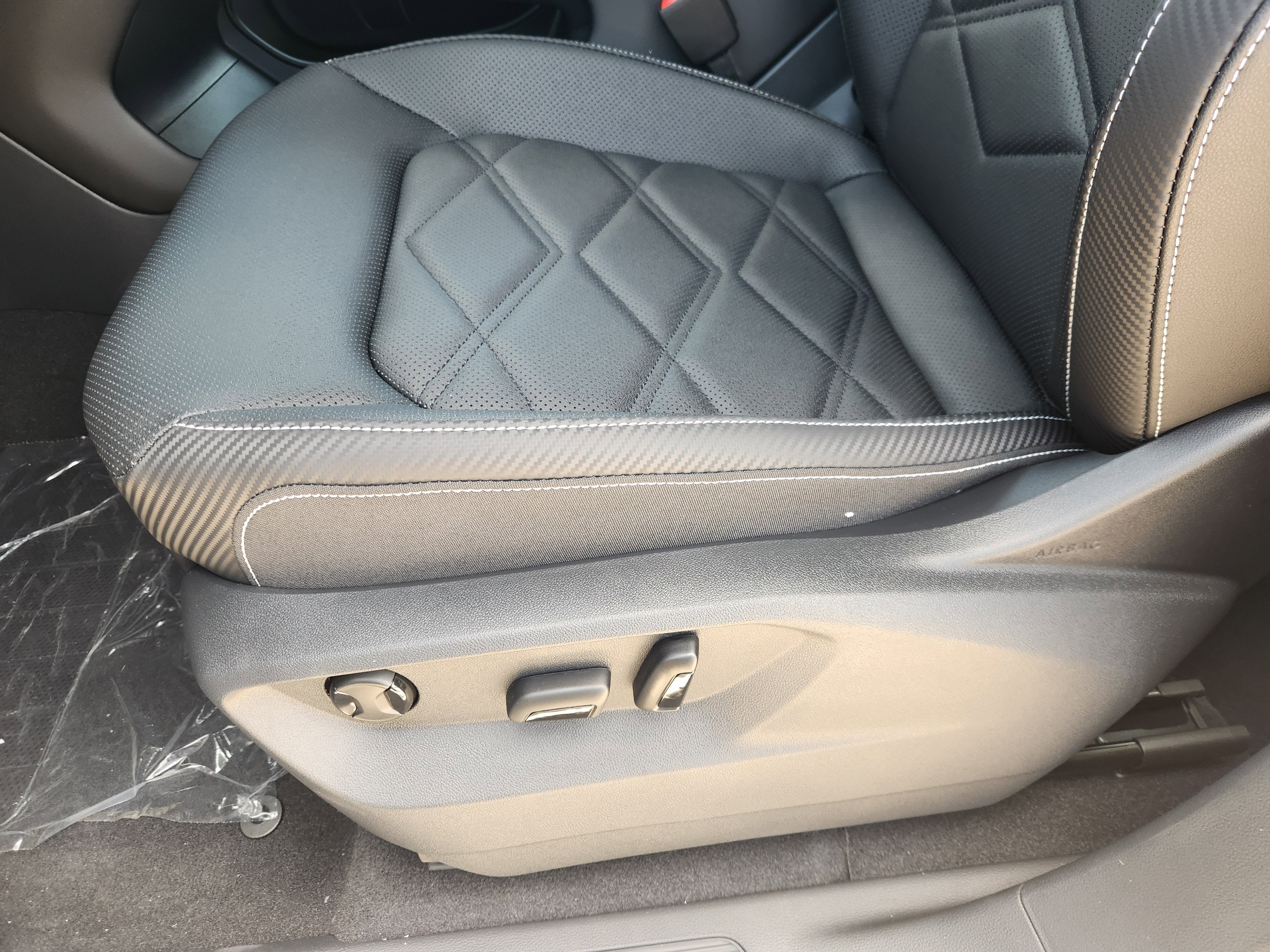 2026 Volkswagen Atlas Cross Sport 2.0T SE