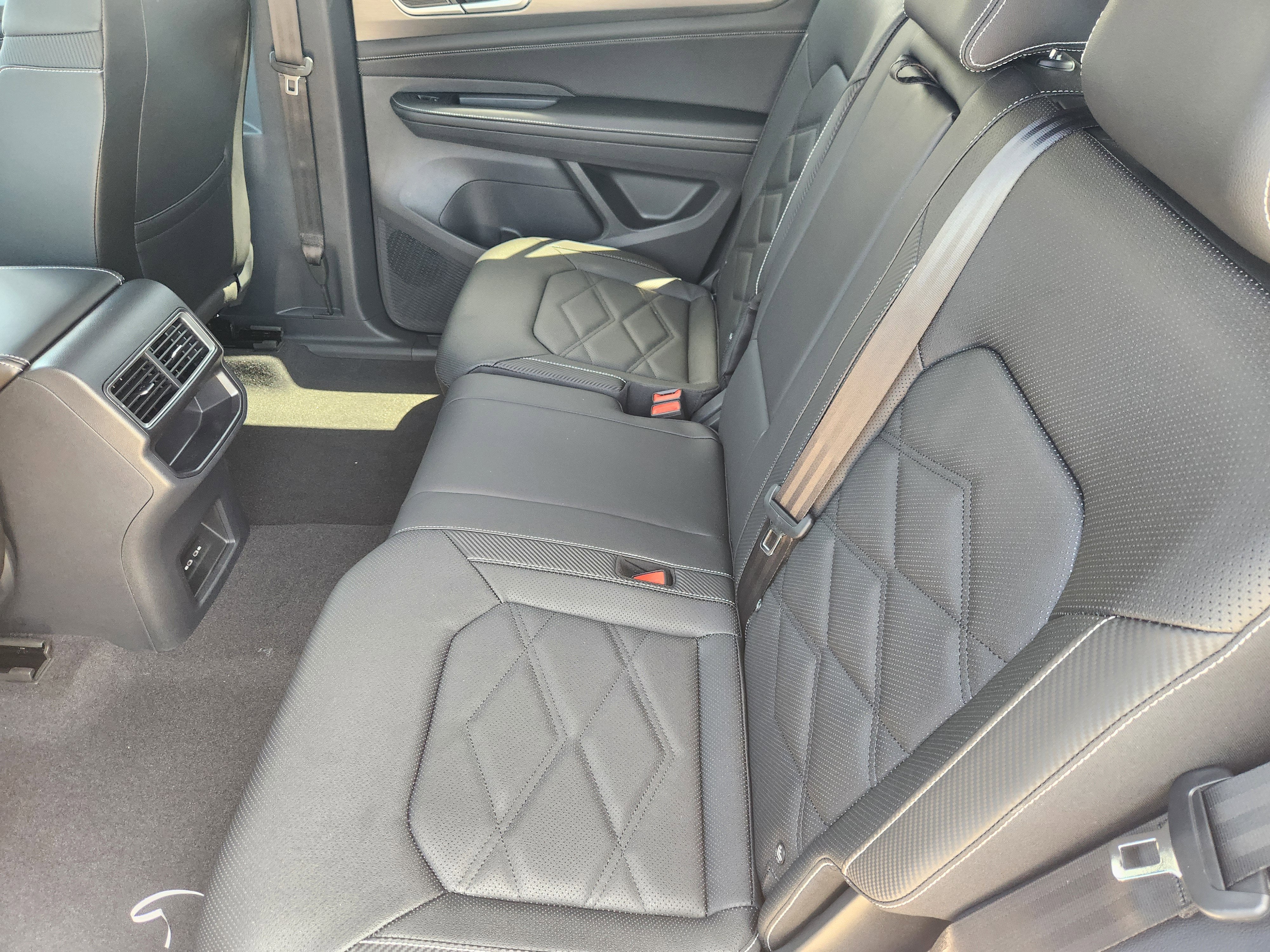 2026 Volkswagen Atlas Cross Sport 2.0T SE