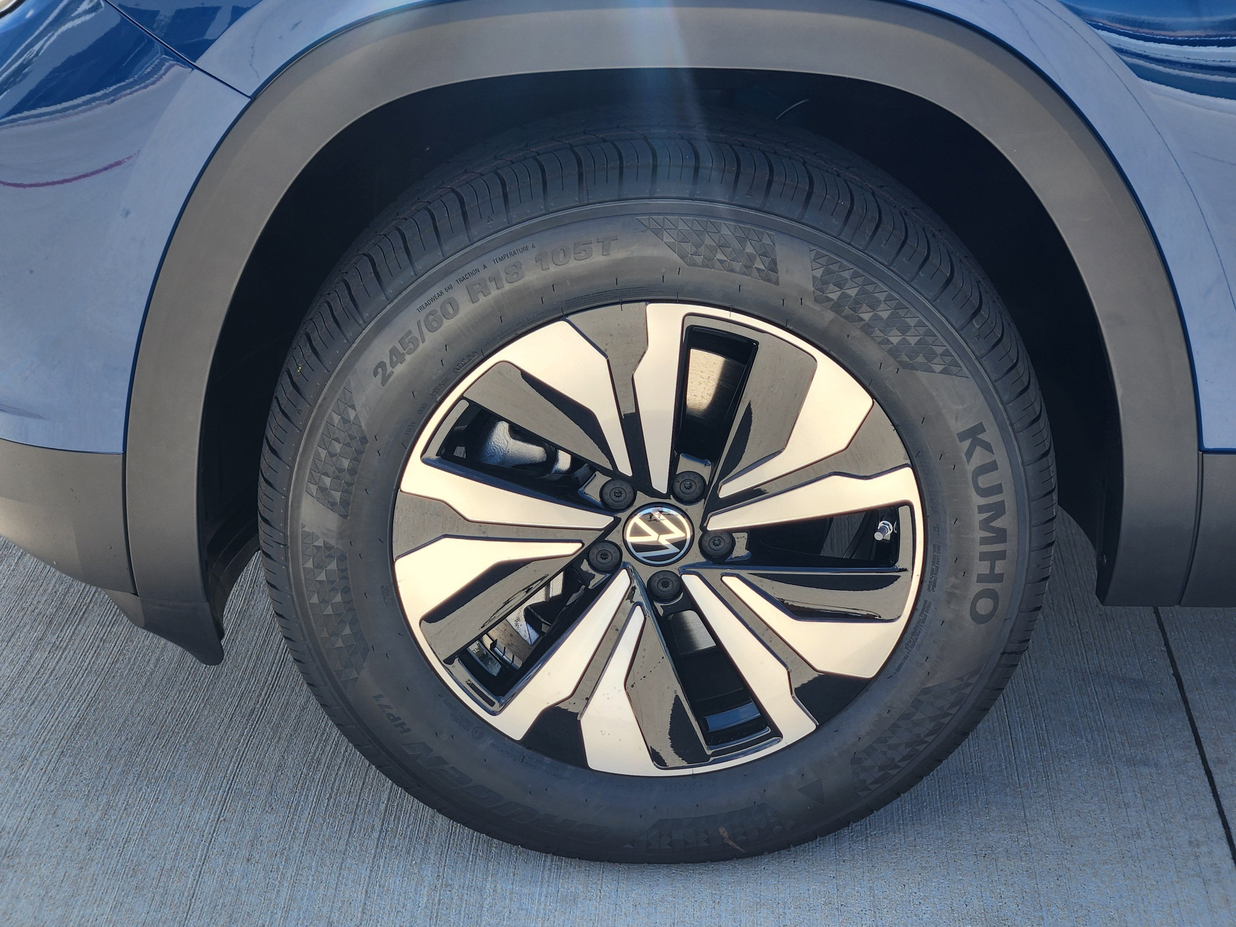 2026 Volkswagen Atlas Cross Sport 2.0T SE