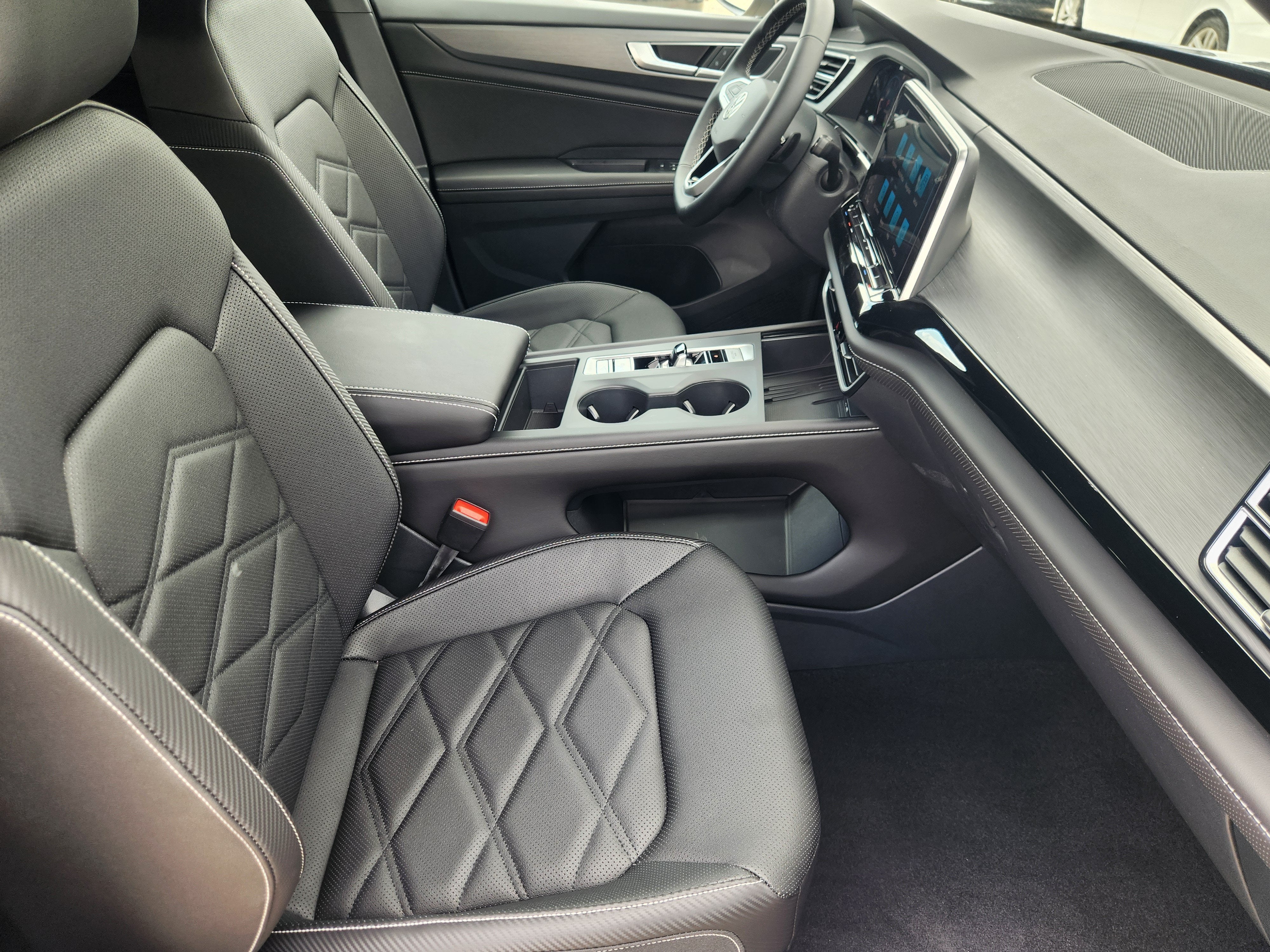 2026 Volkswagen Atlas Cross Sport 2.0T SE