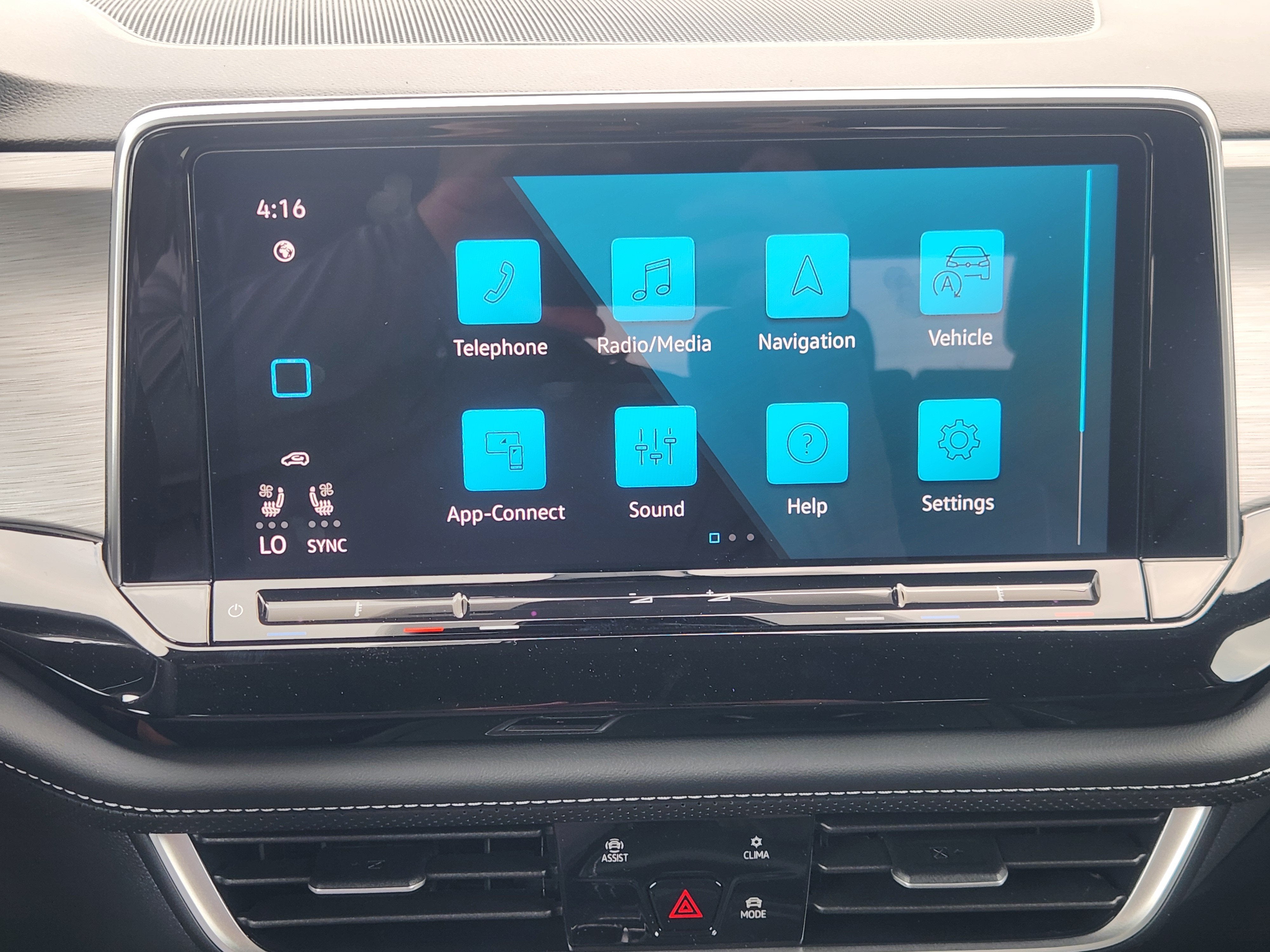 2026 Volkswagen Atlas Cross Sport 2.0T SE