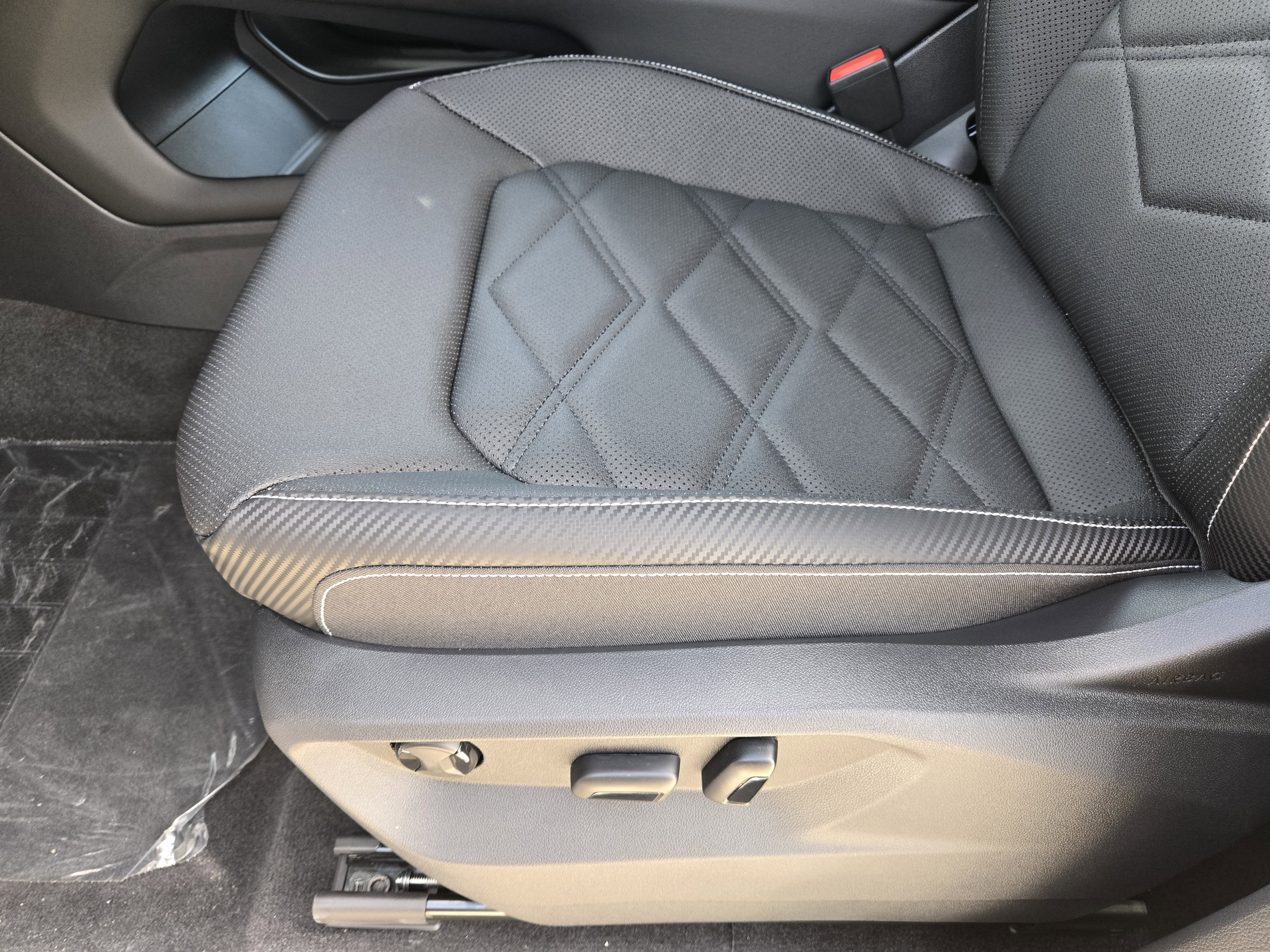 2026 Volkswagen Atlas Cross Sport 2.0T SE