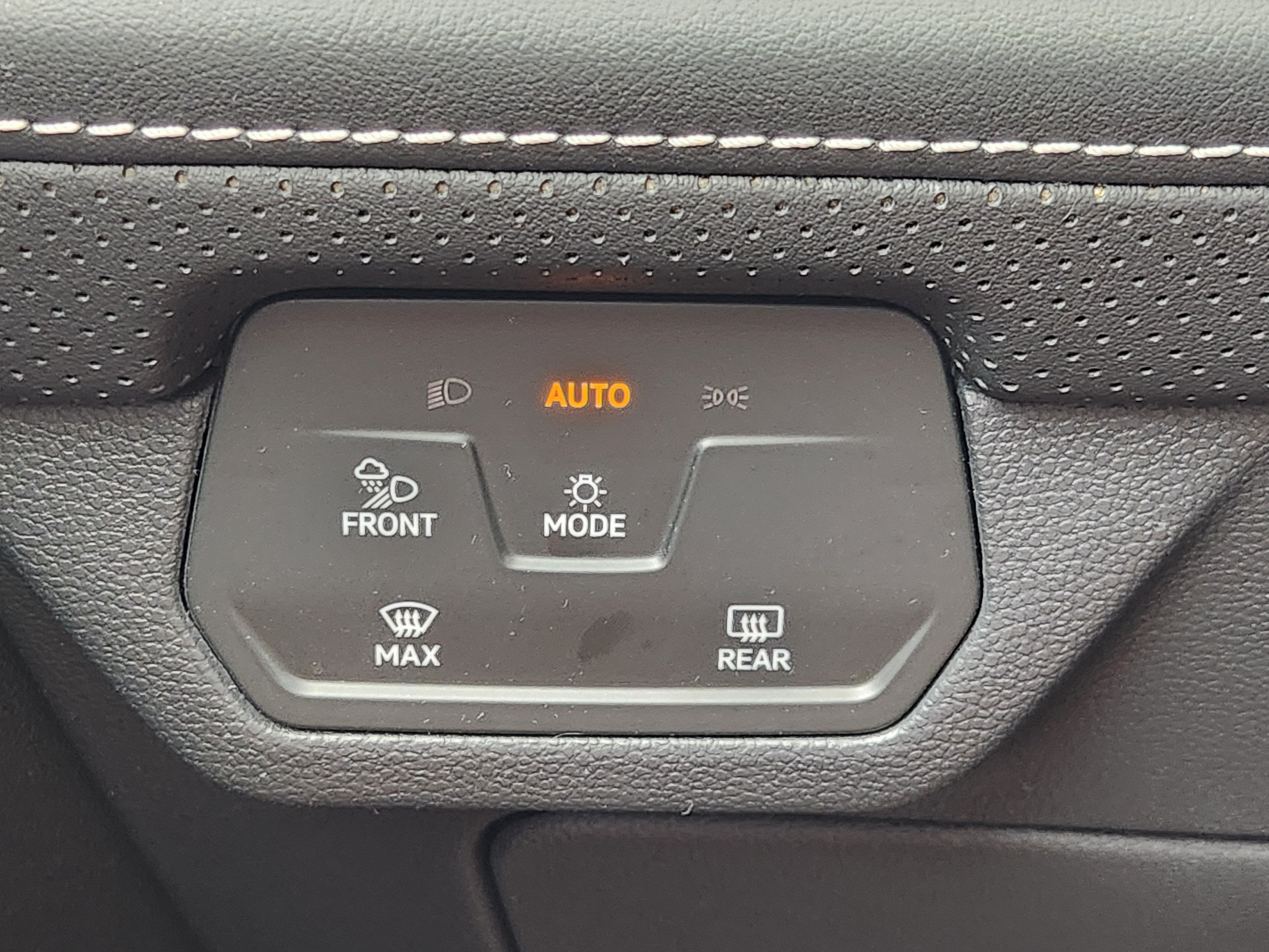 2024 Volkswagen Atlas Cross Sport 2.0T SE