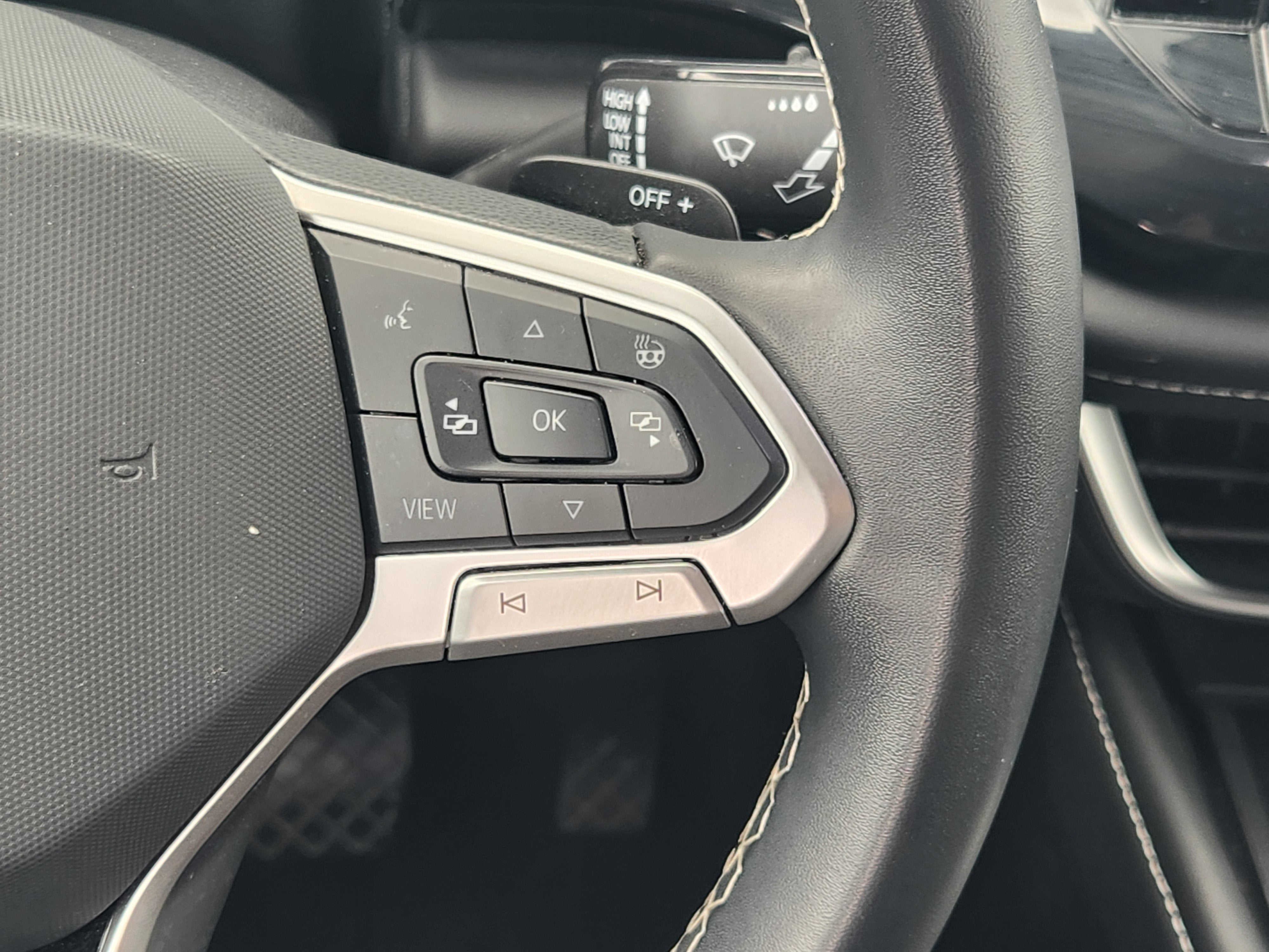 2024 Volkswagen Atlas Cross Sport 2.0T SE