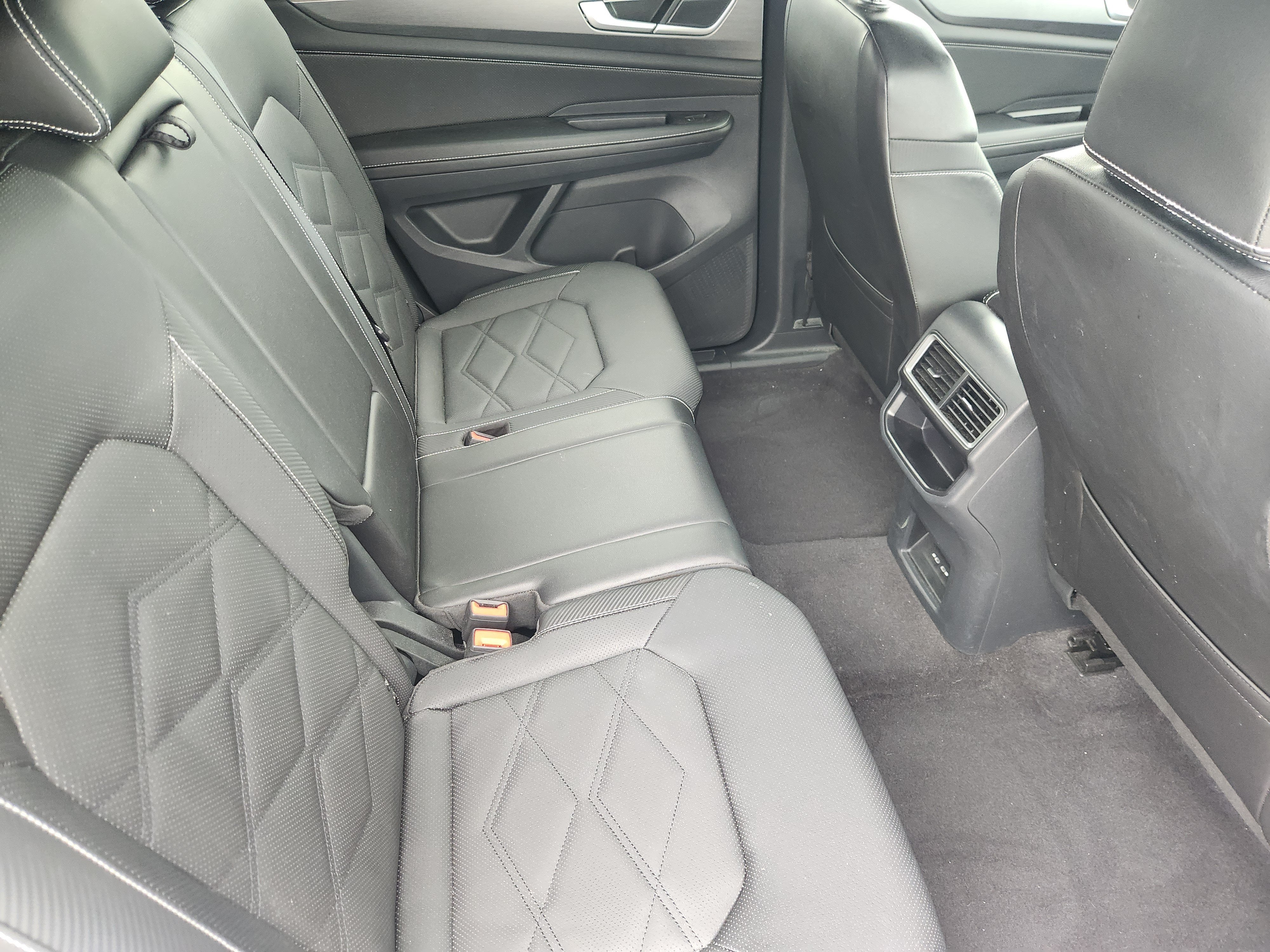 2024 Volkswagen Atlas Cross Sport 2.0T SE